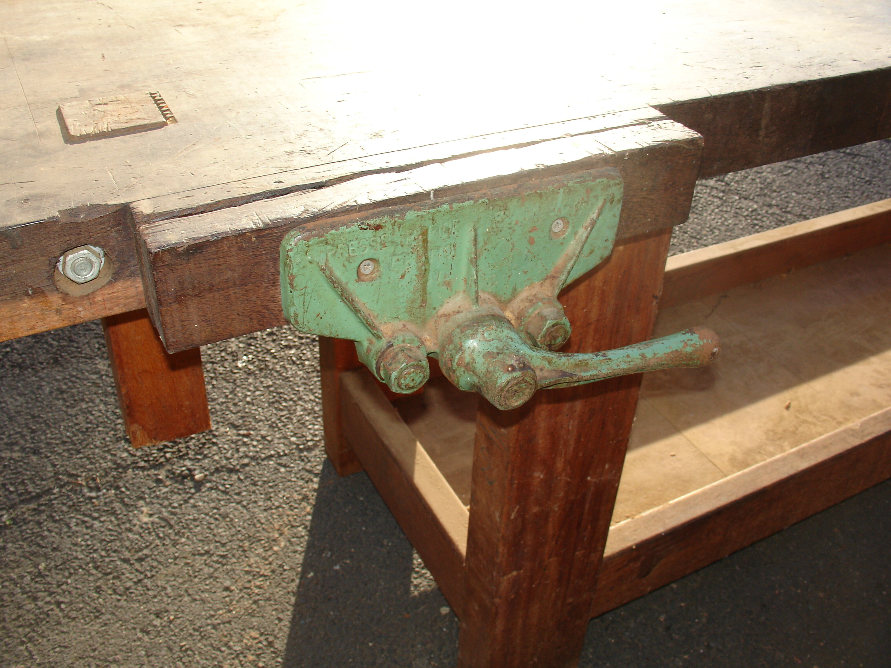 Set of cabinetmaker mahogany with his quick press