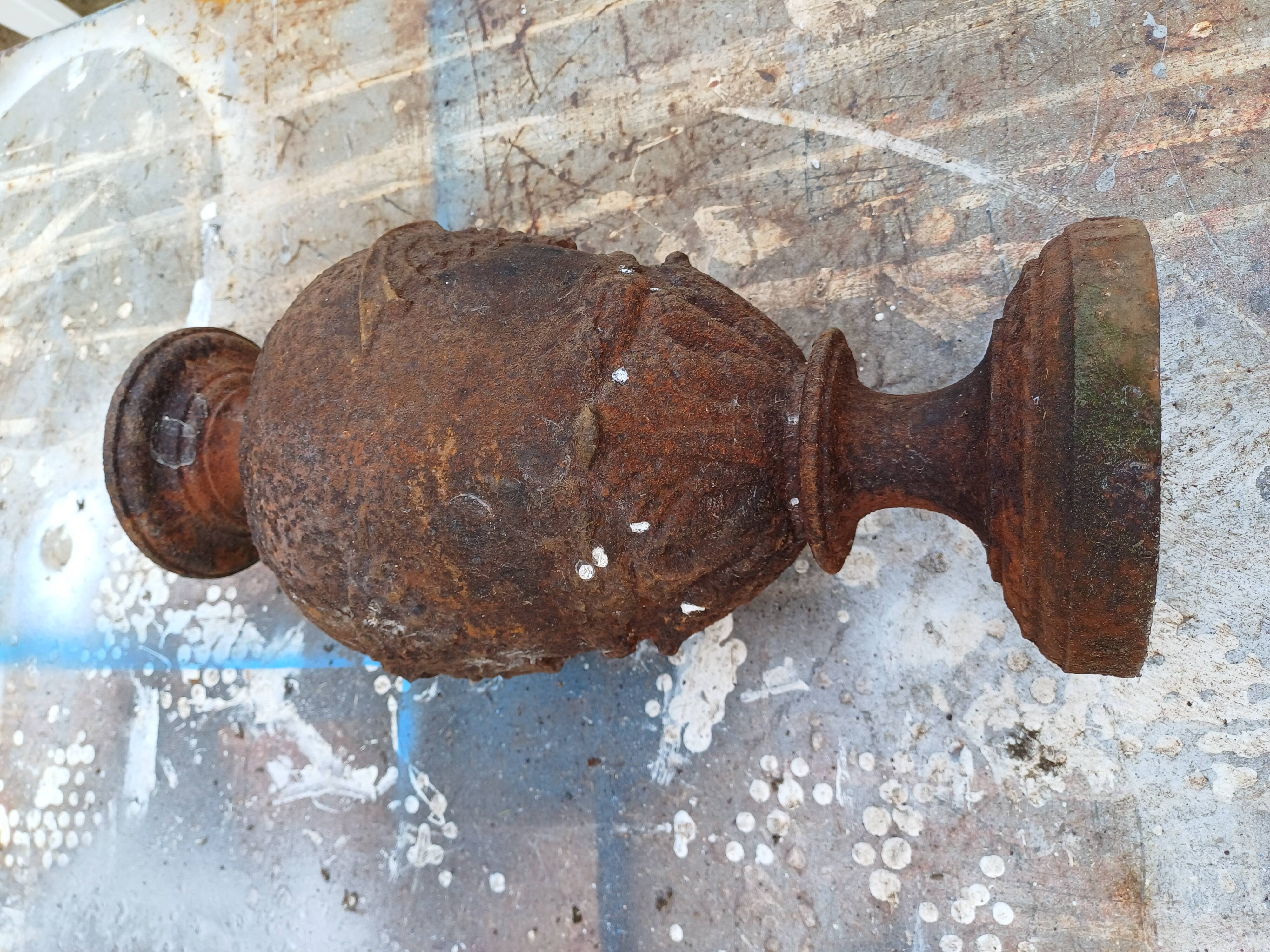 Pair of Cast Iron Fire Pots 1900: Charleville - Mézières