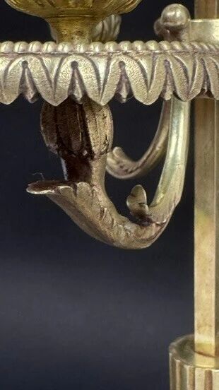 Bronze bouillotte lamp from the 19th century.