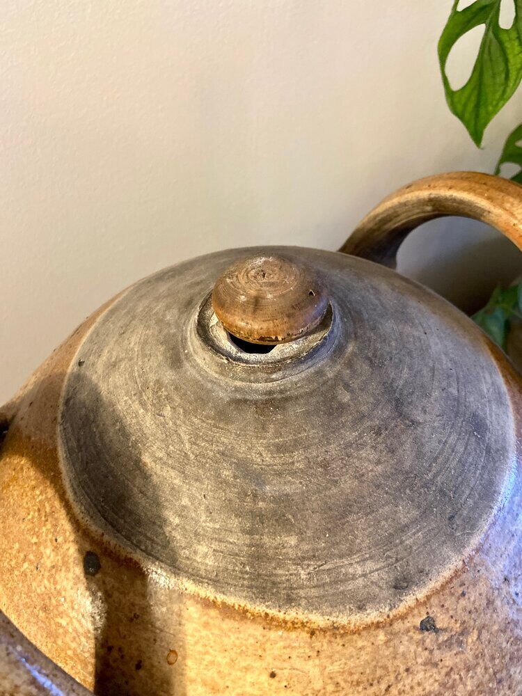 Enamelled ceramic jar