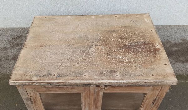 Vitrine en bois blanche crème