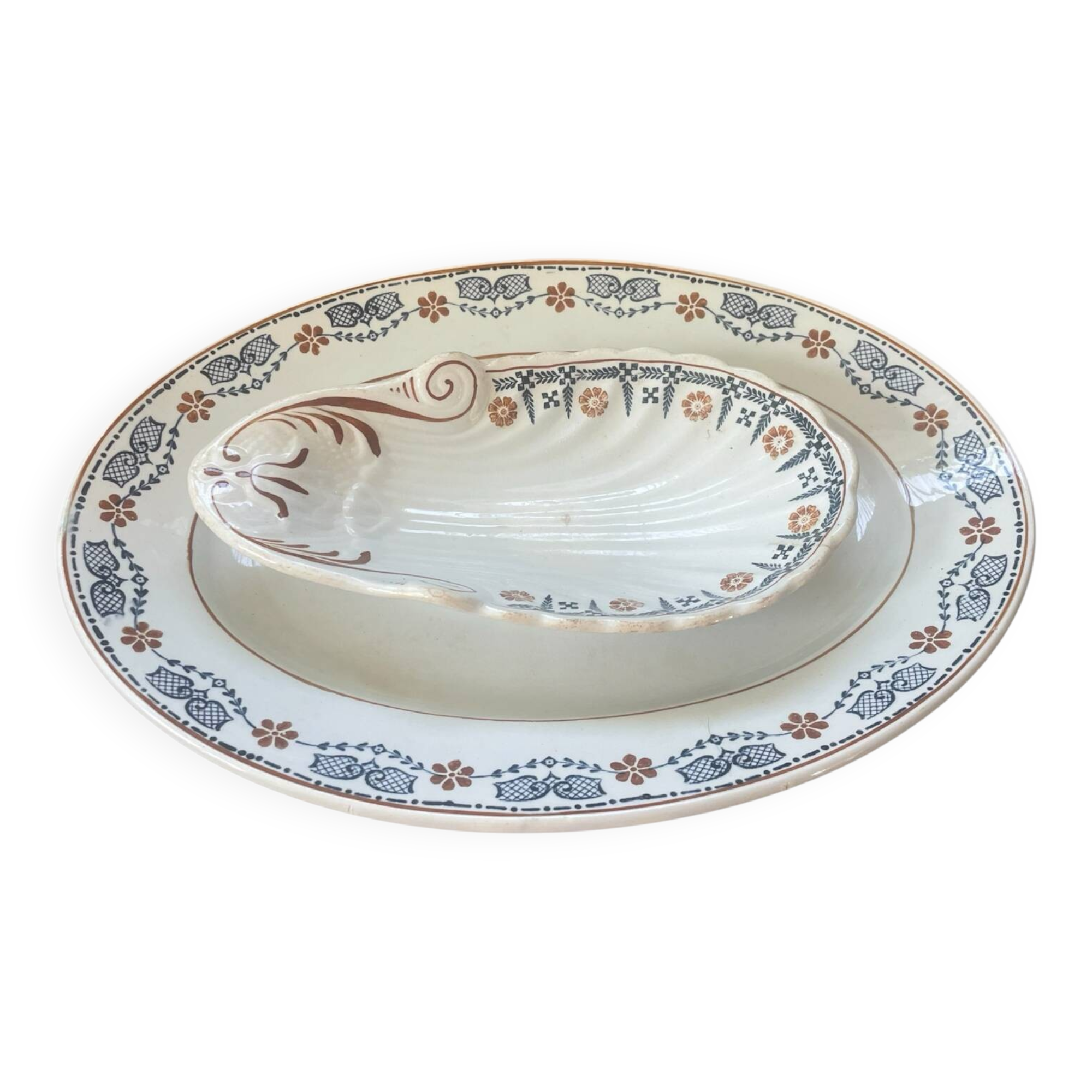 St Amand iron earth dishes