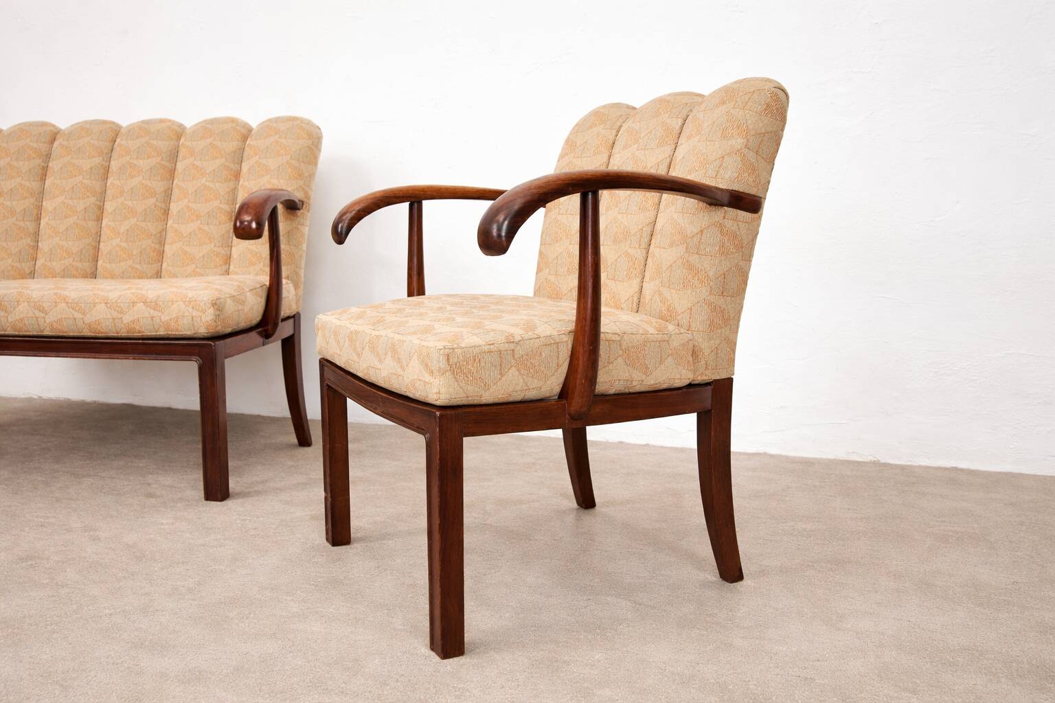 Ensemble de banc de salle à manger et de fauteuil, Vienne-Budapest, vers 1930.