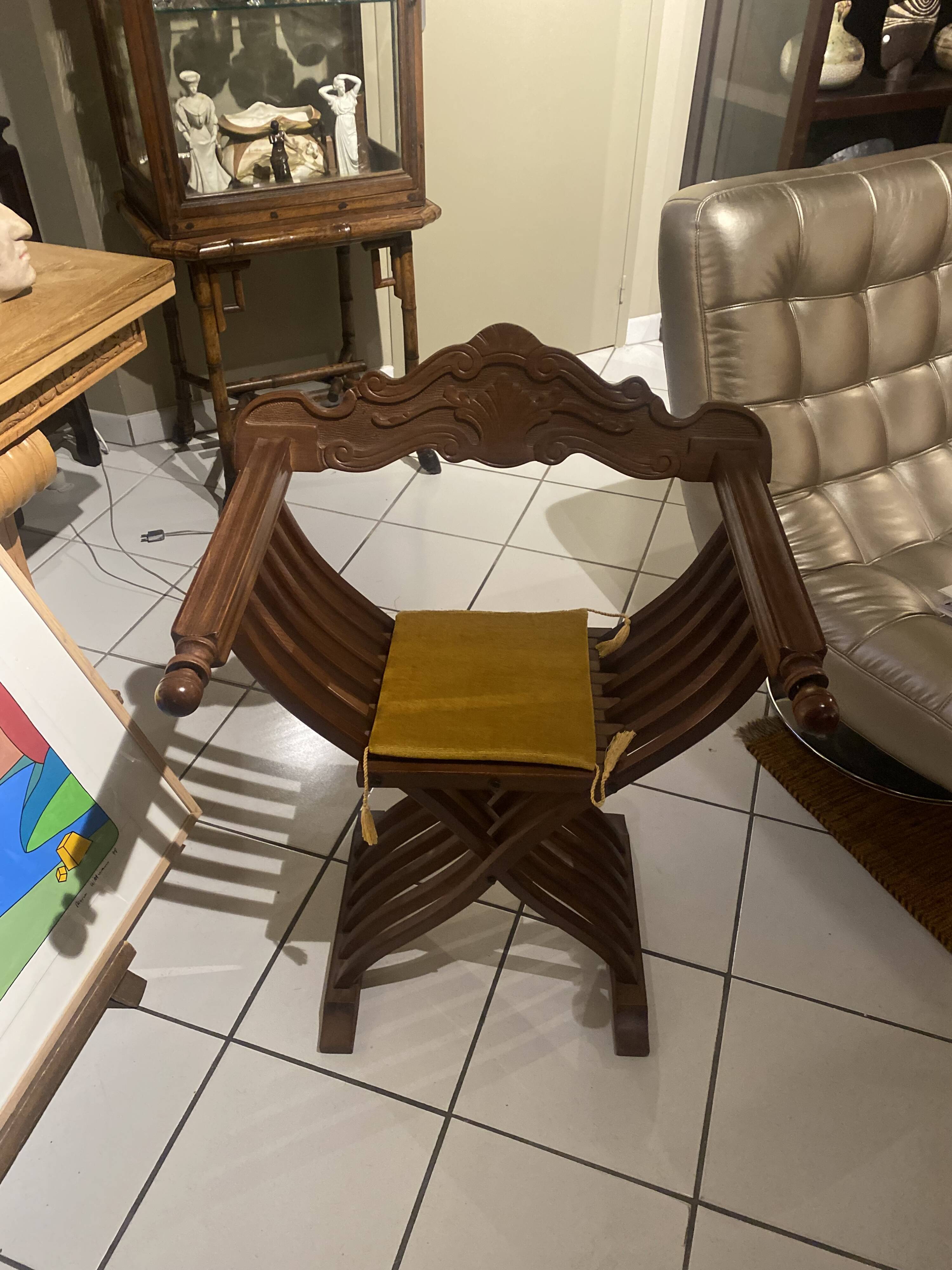 Fauteuil curule en bois