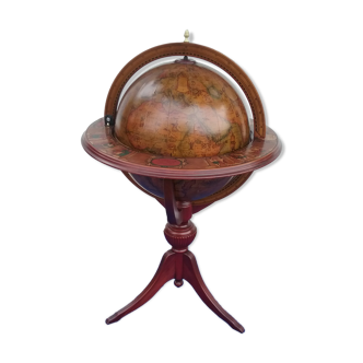 World map bar