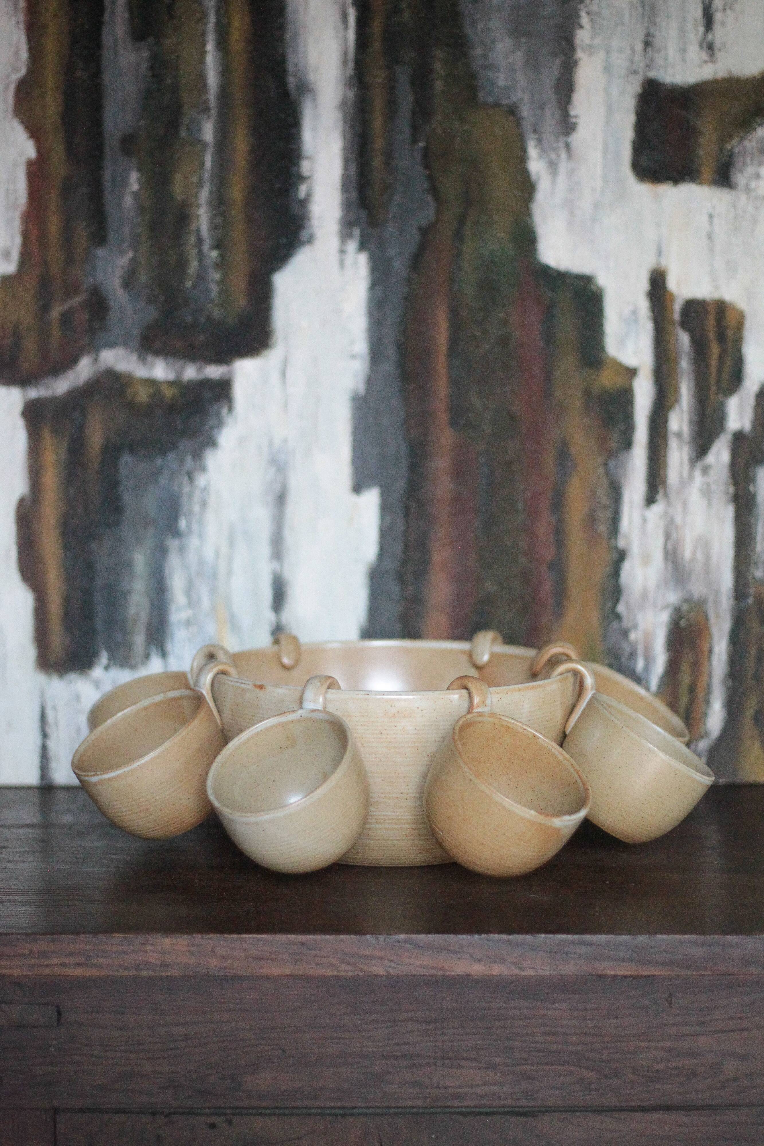 Service stoneware Village France salad bowl and its 8 cups, sangria service or