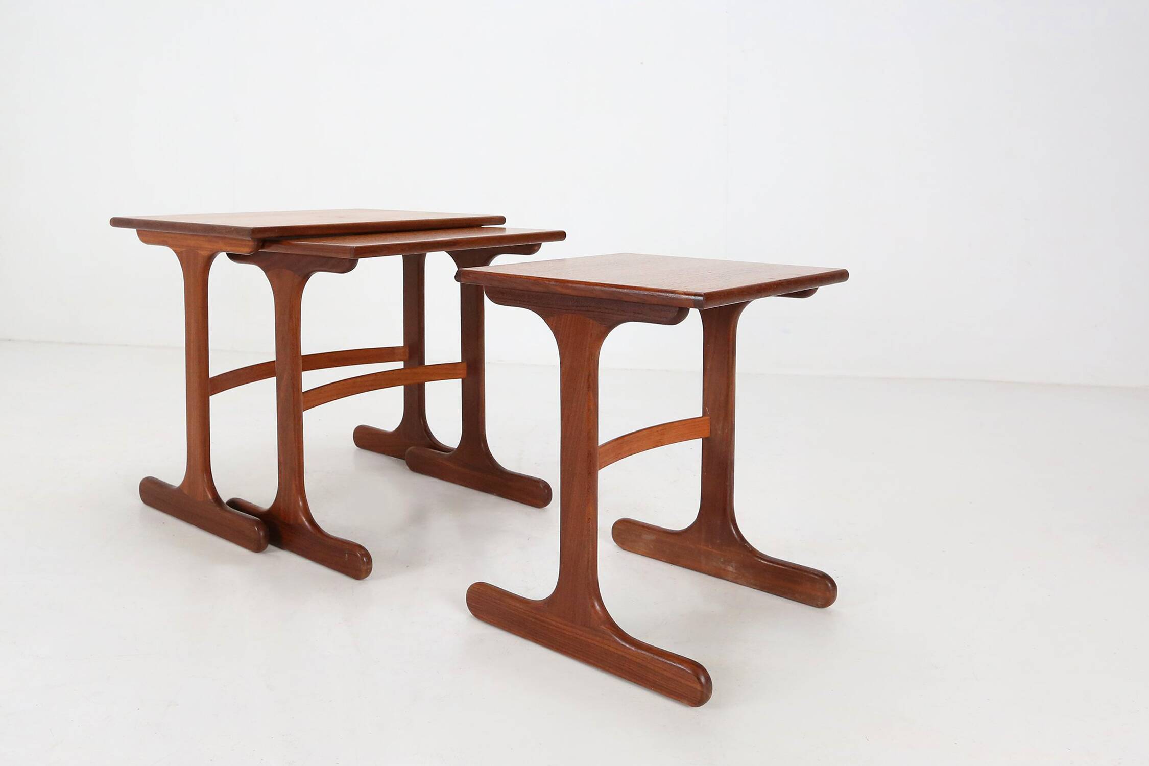 Set of 3 teak wood nesting tables by G-Plan, 1970s, UK ca. 1970