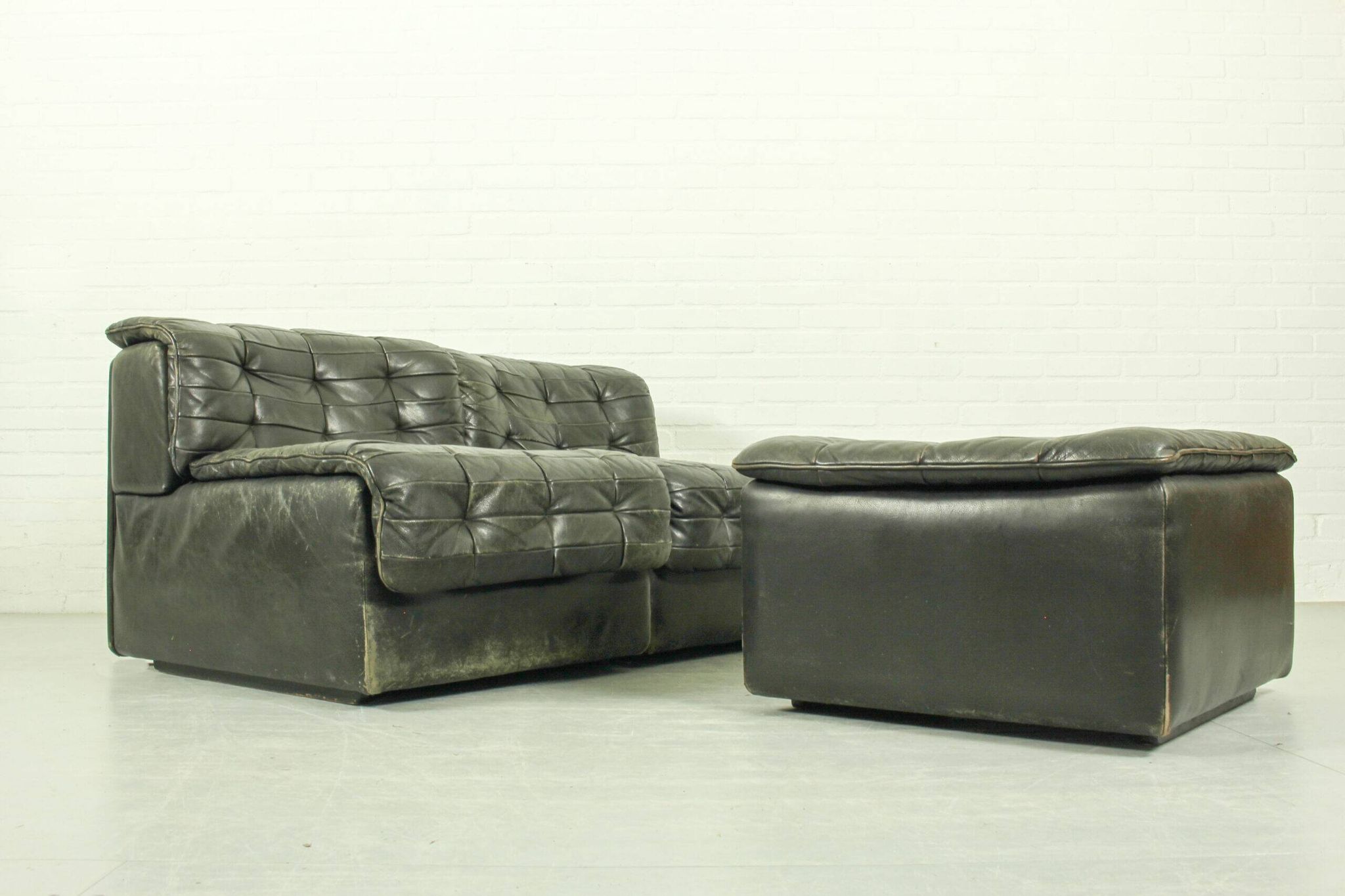 Salon modulaire De Sede DS-11 – cuir noir, design suisse des années 1970