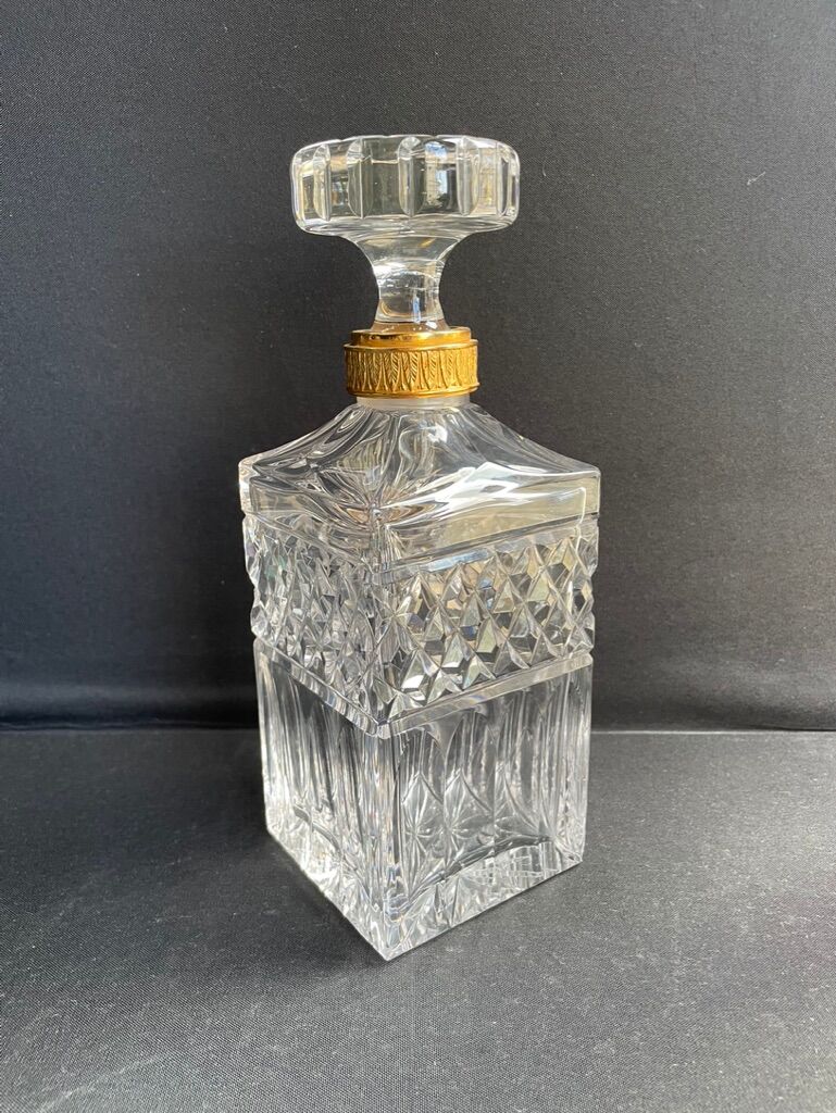 Alcohol decanter in blown and cut crystal Empire style XXth