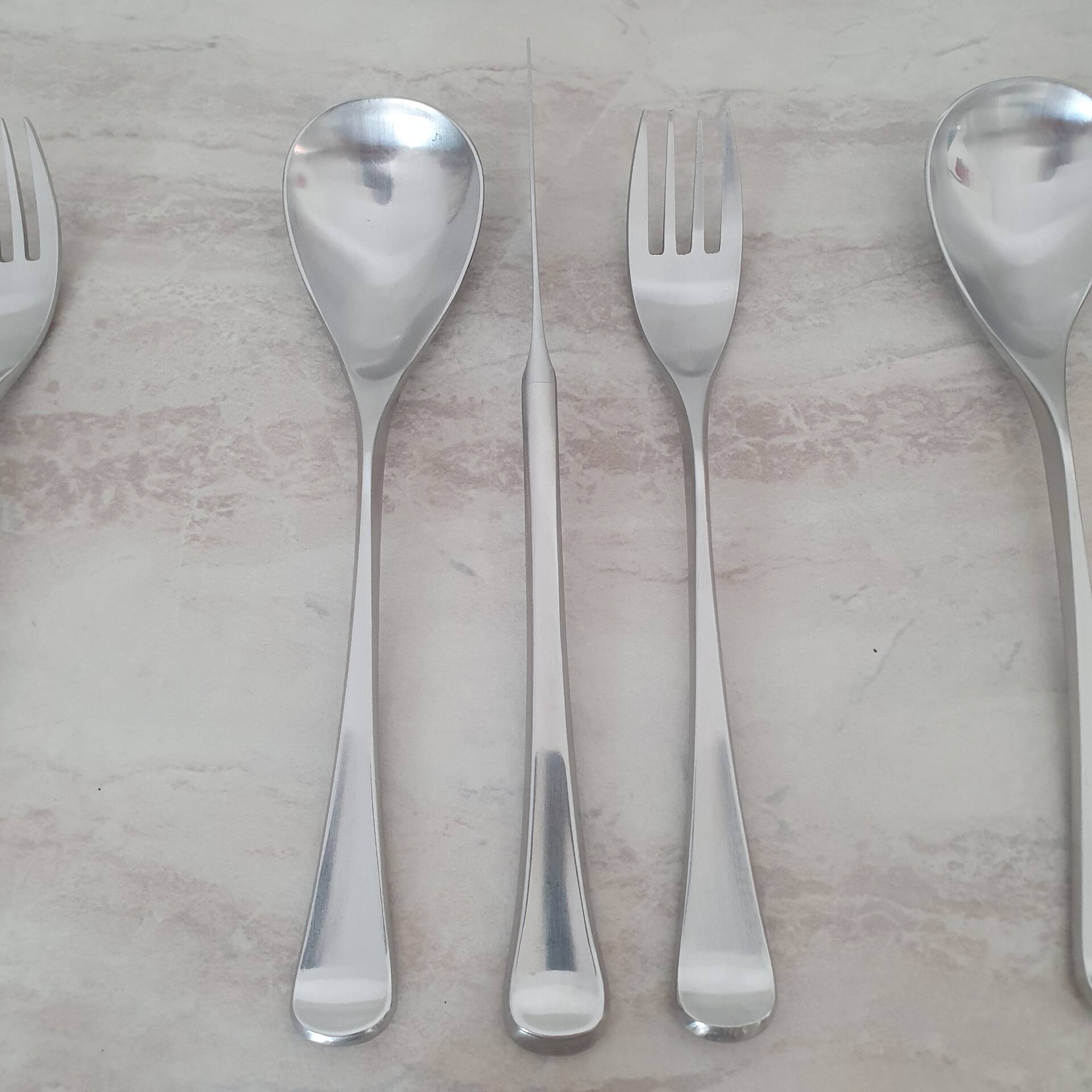 Service for 18 covers Guy Degrenne Cobra collection / Forks and spoons