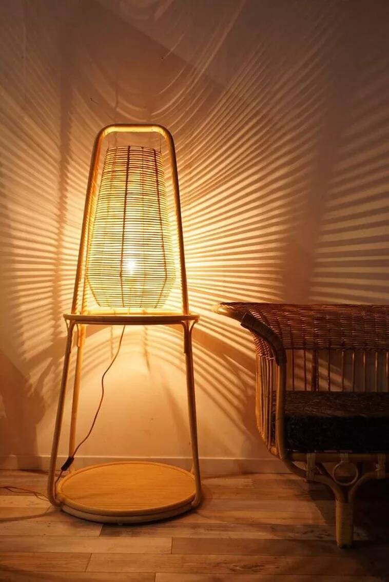 Lampadaire en rotin