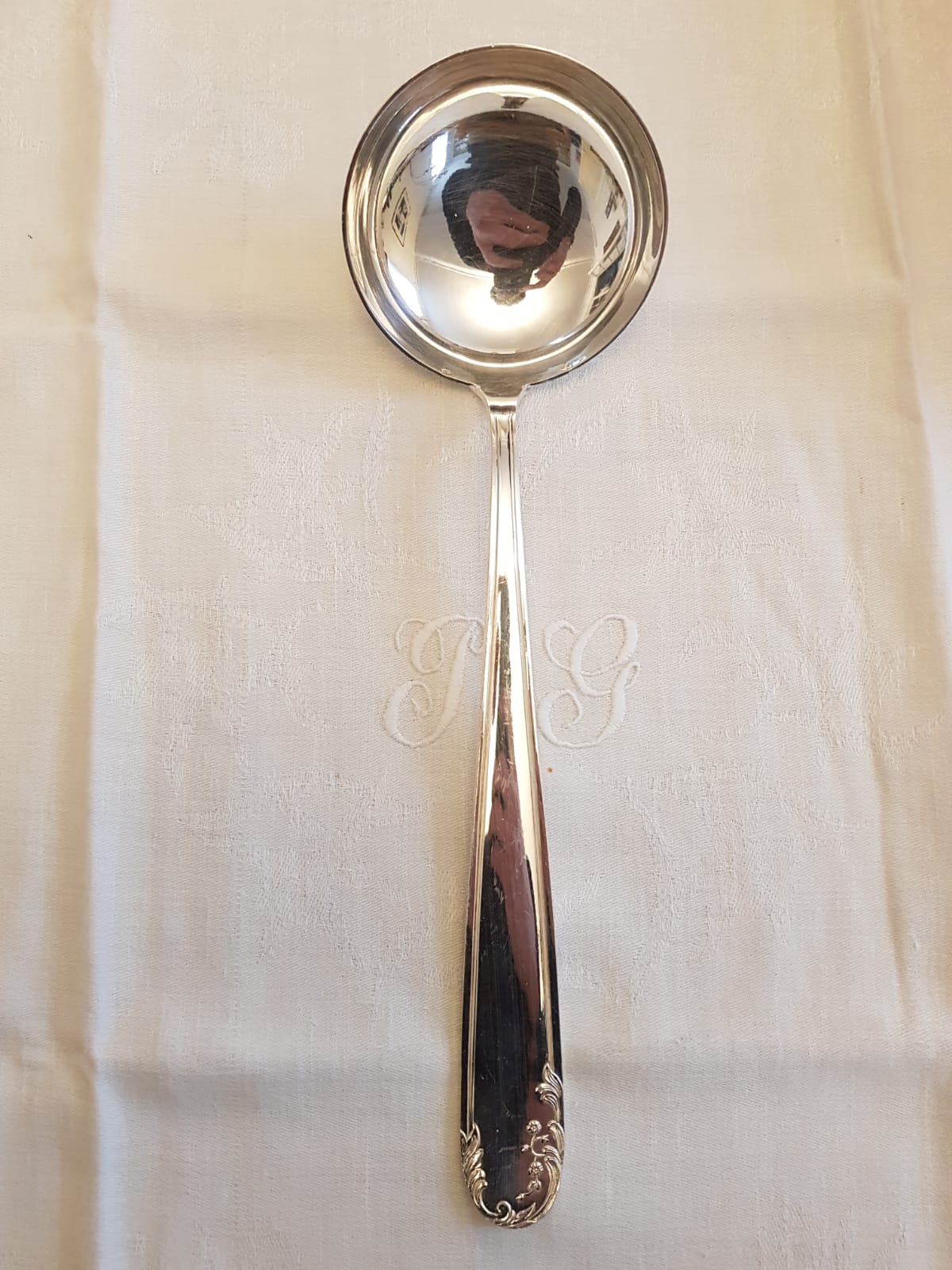 Silver cutlery set with 36 place settings and ladle