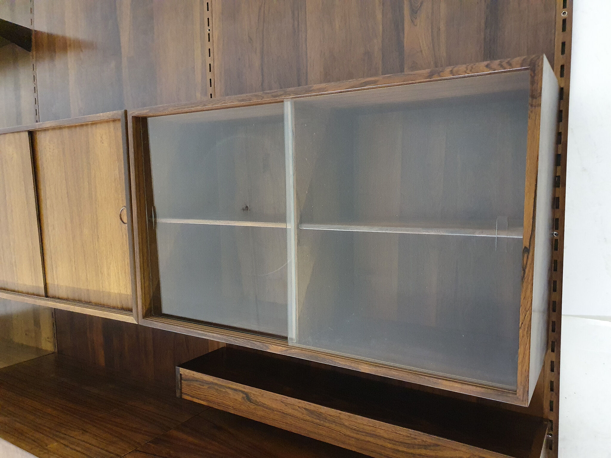 Bibliothèque murale en palissandre par Kai Kristiansen pour Feldballes Mobelfabrik, Danemark années 1950