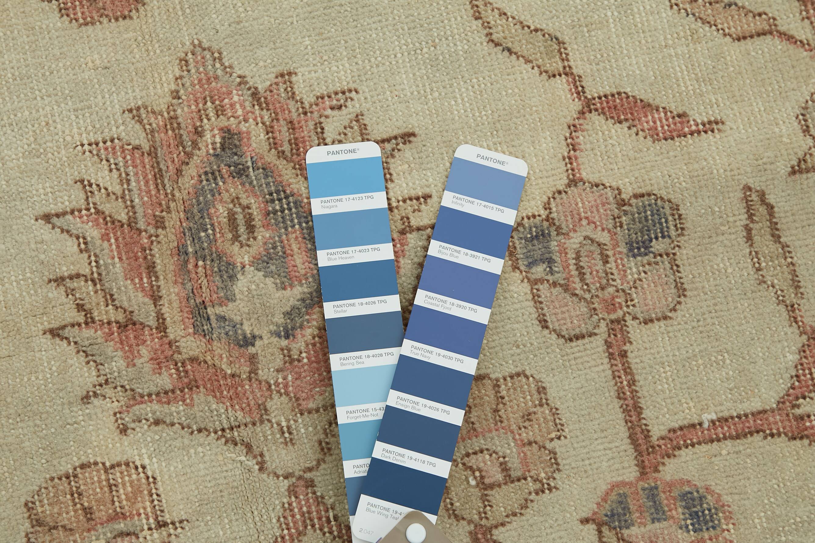 Handmade Vintage Rug 263 x 364 cm