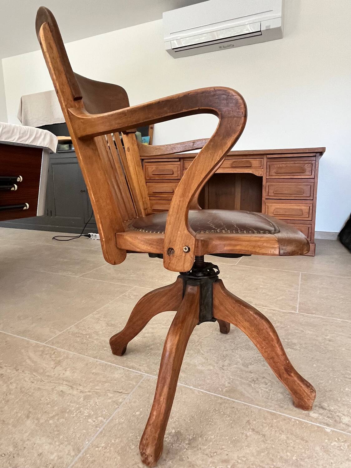 Fauteuil de bureau en bois et cuir