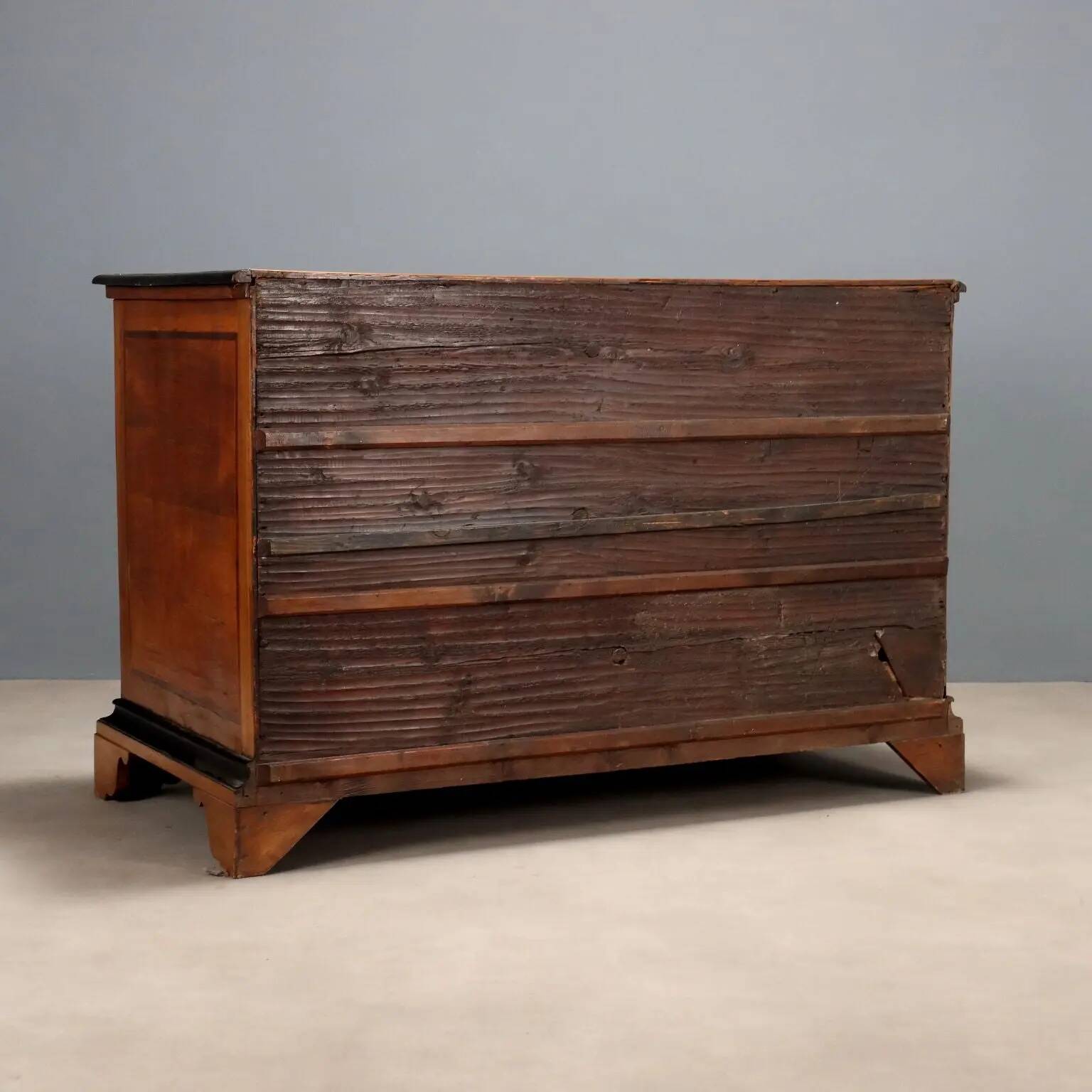 Antique Baroque commode with 3 drawers, Italy, 18th century.