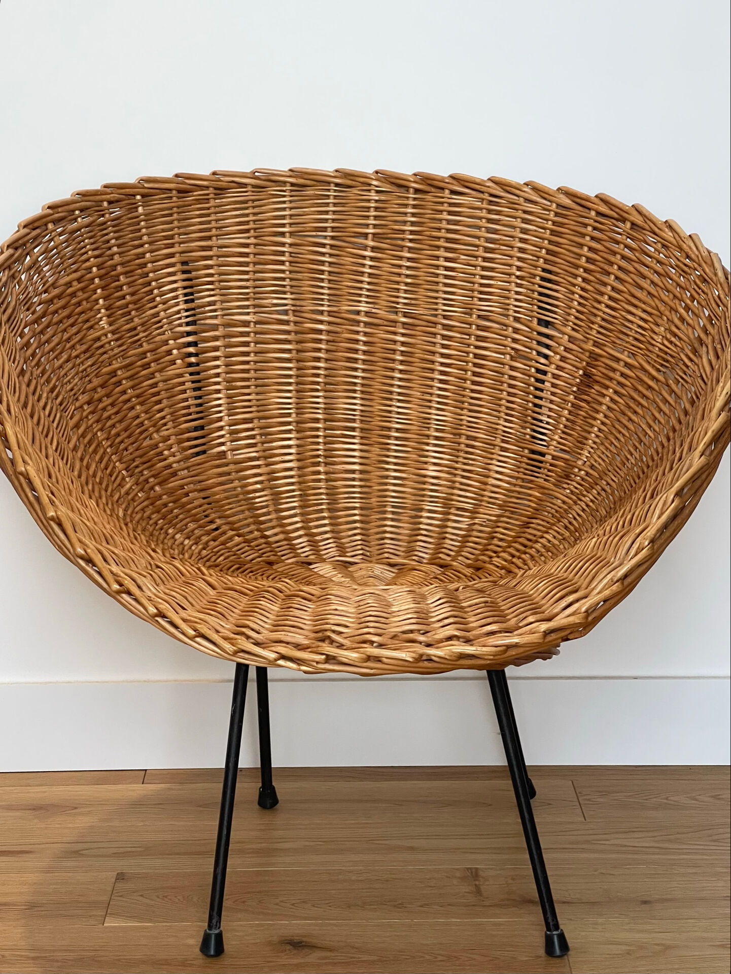 2 wicker basket chairs from the 1950s