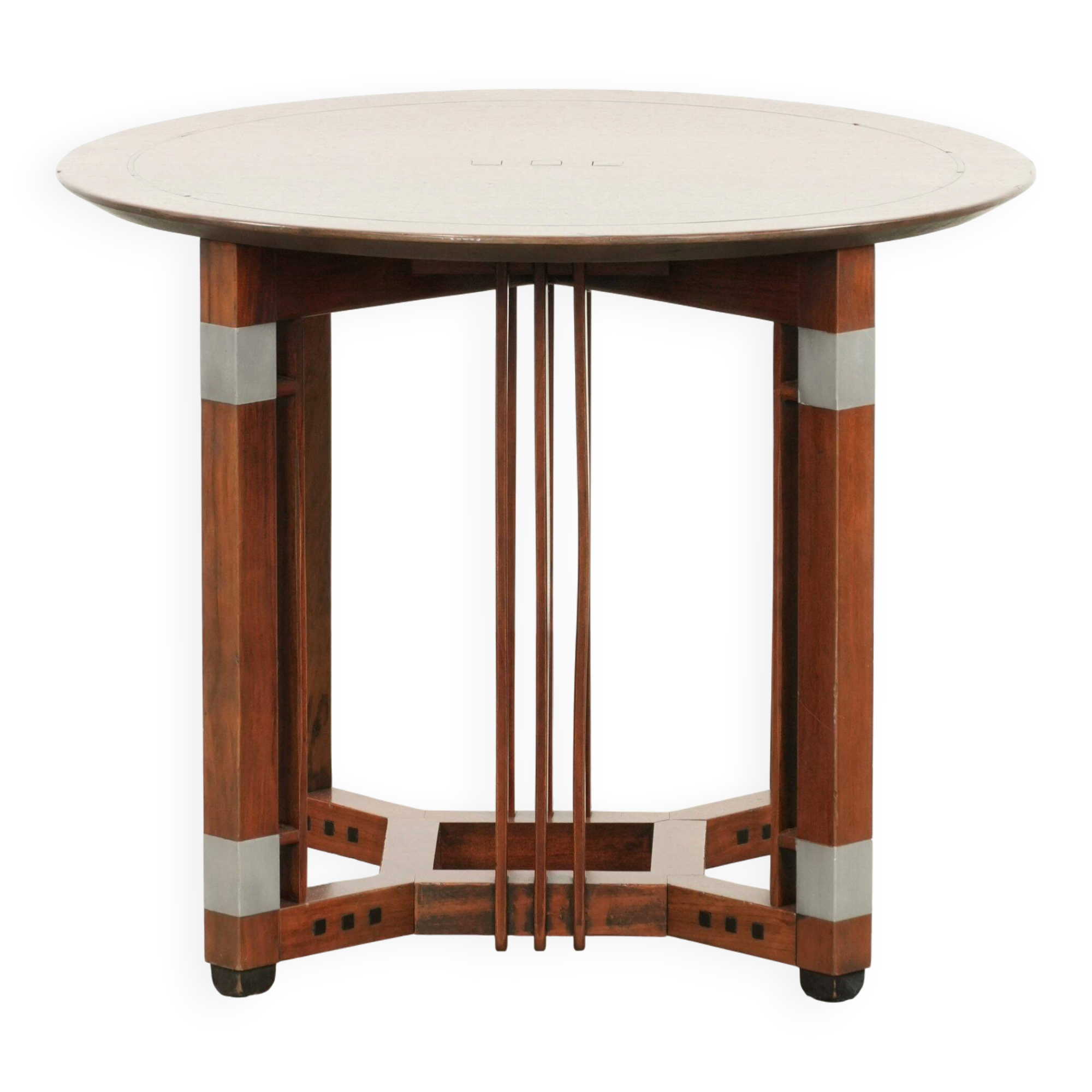 Table d'appoint/centre de design Art Déco, ronde et en bon état.