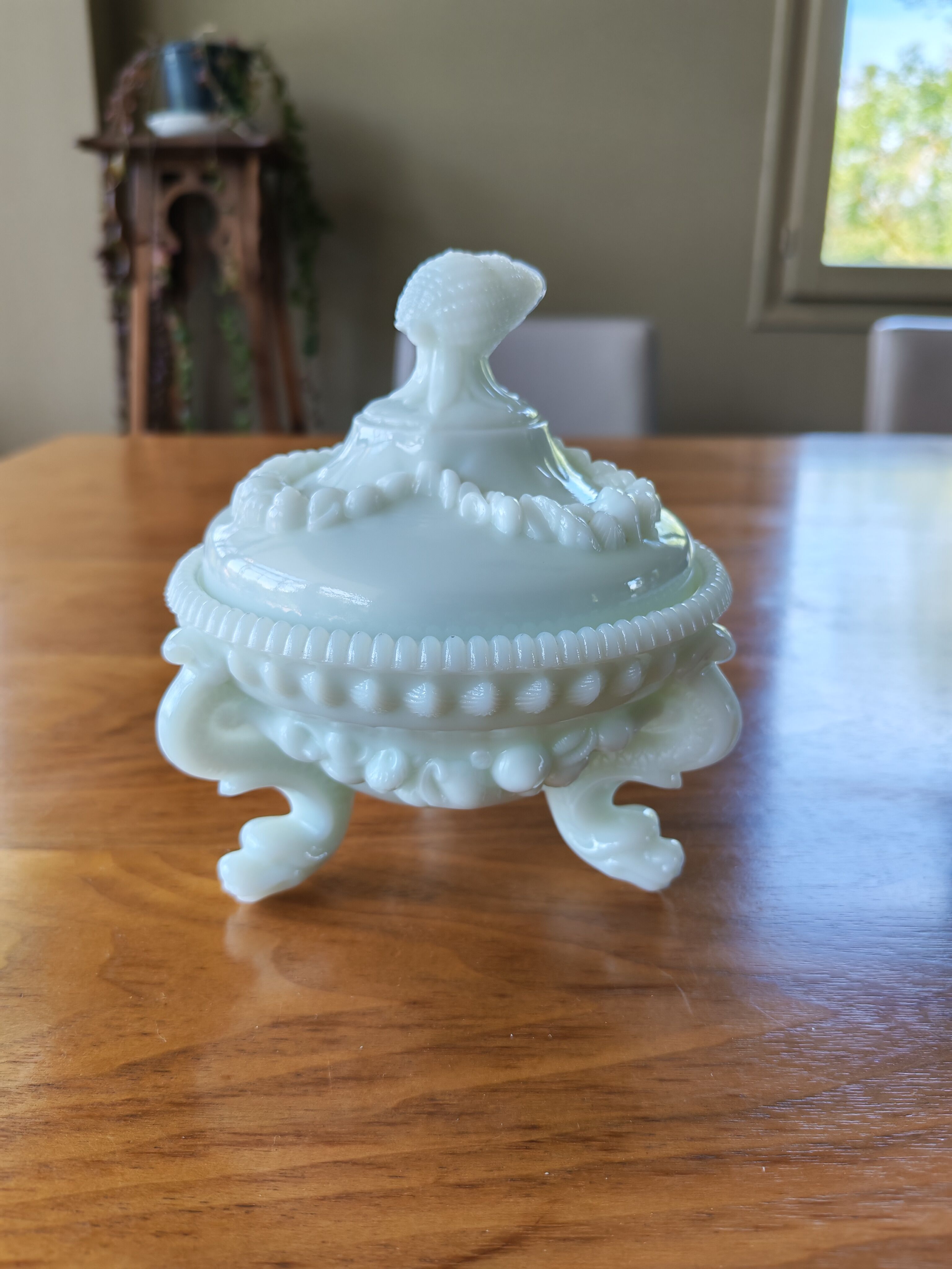 Vintage opal white glass bonbonnière