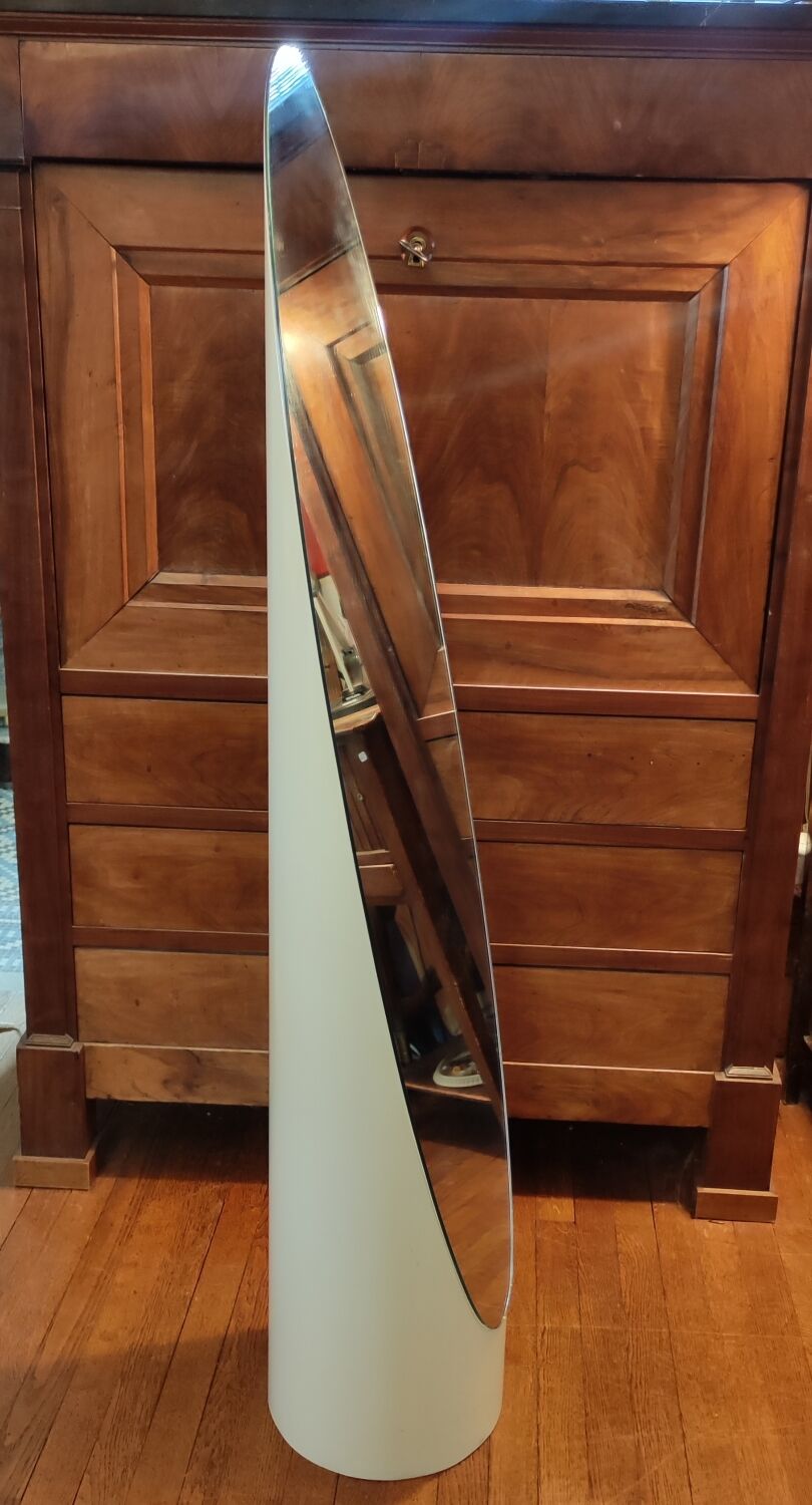 1970s design lipstick mirror