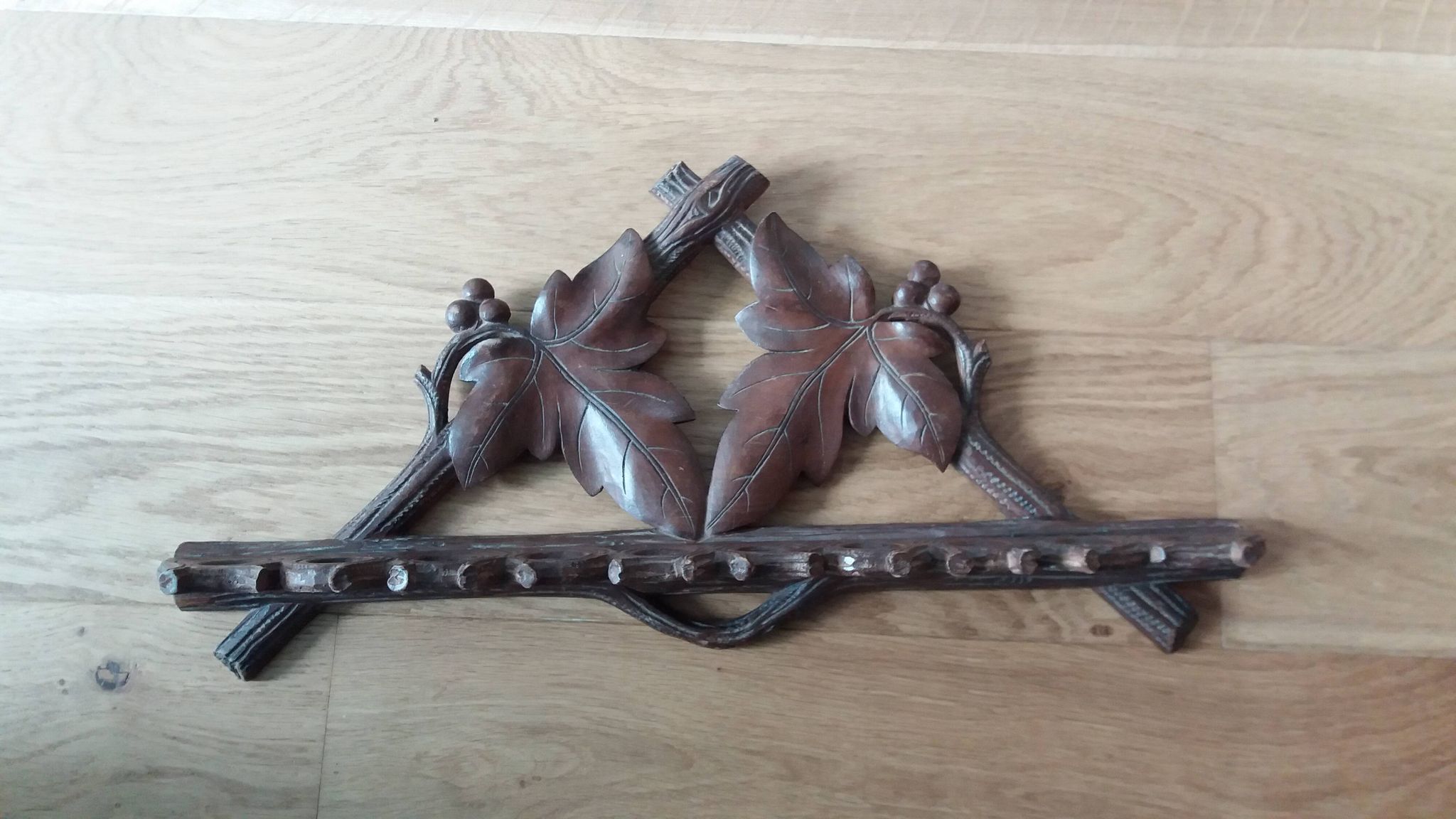 Porte pipes en bois sculpté