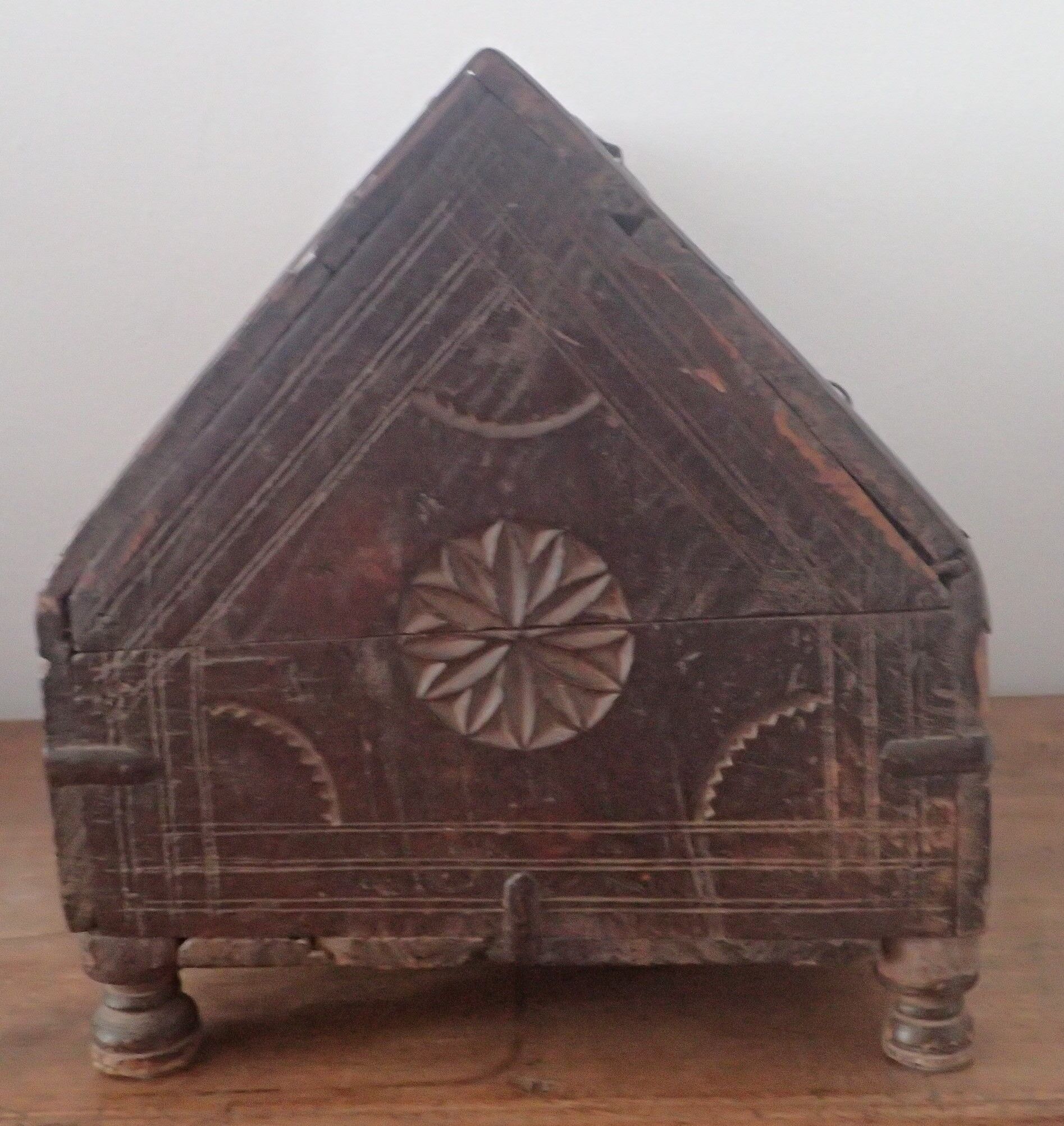 INDIAN WEDDING CHEST XIXth