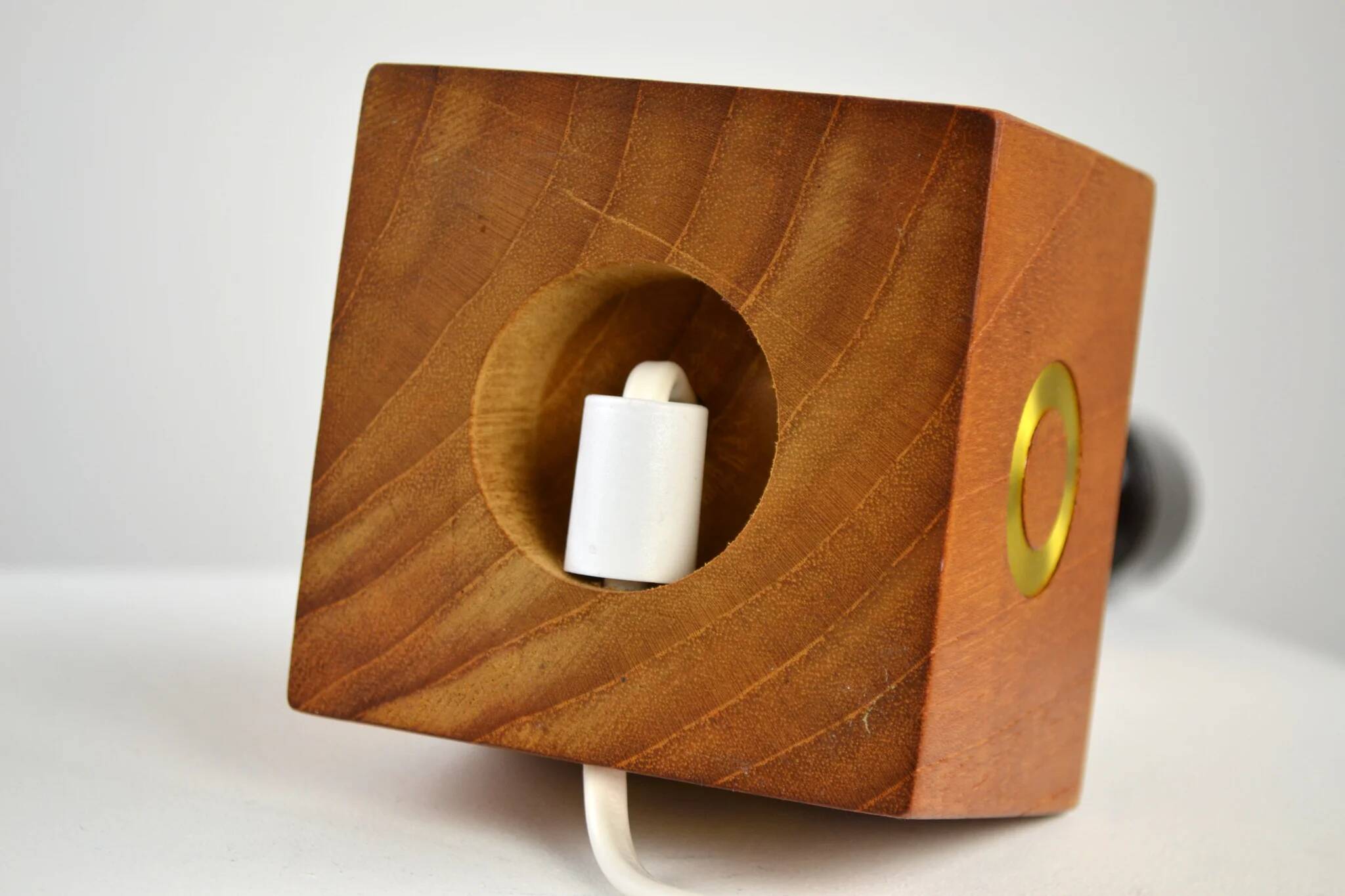 Lampe de table, teck et laiton, années 1960, Suède