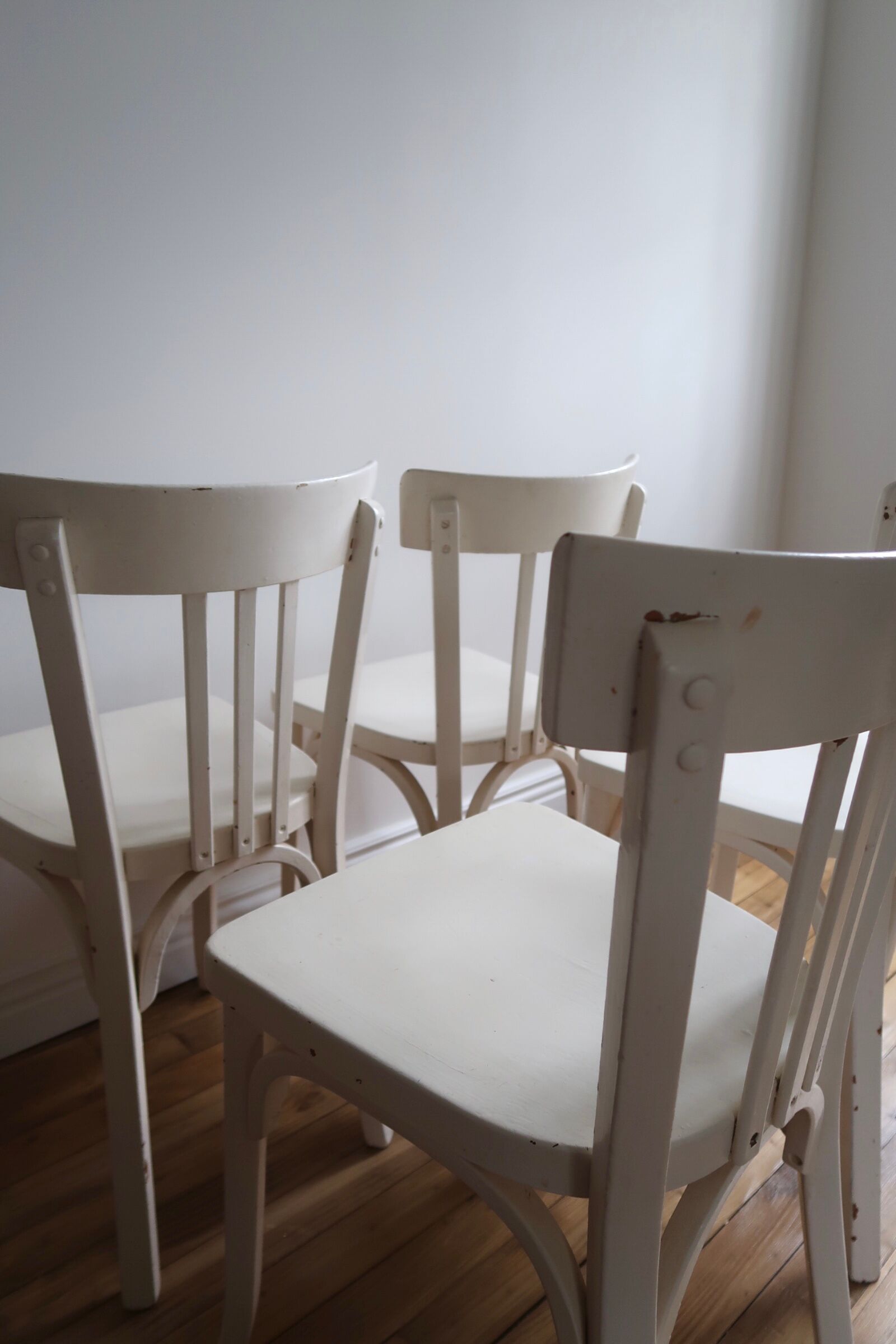 Set of 4 white wooden bistro chairs