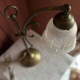 Lampe de table en laiton, abat jour en verre sculpté « style art nouveau »