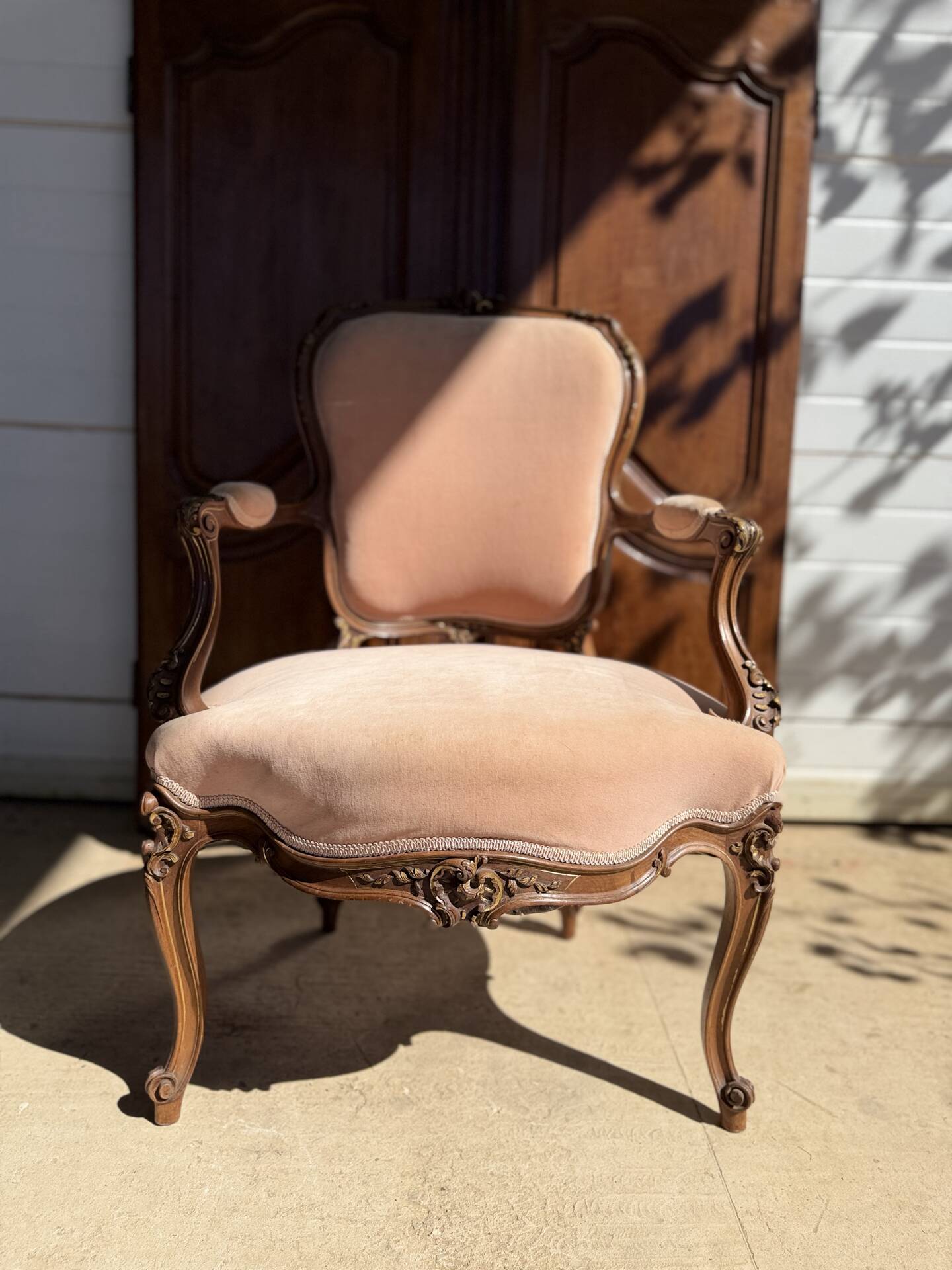 Antique Louis XV style armchair - powder pink fabric