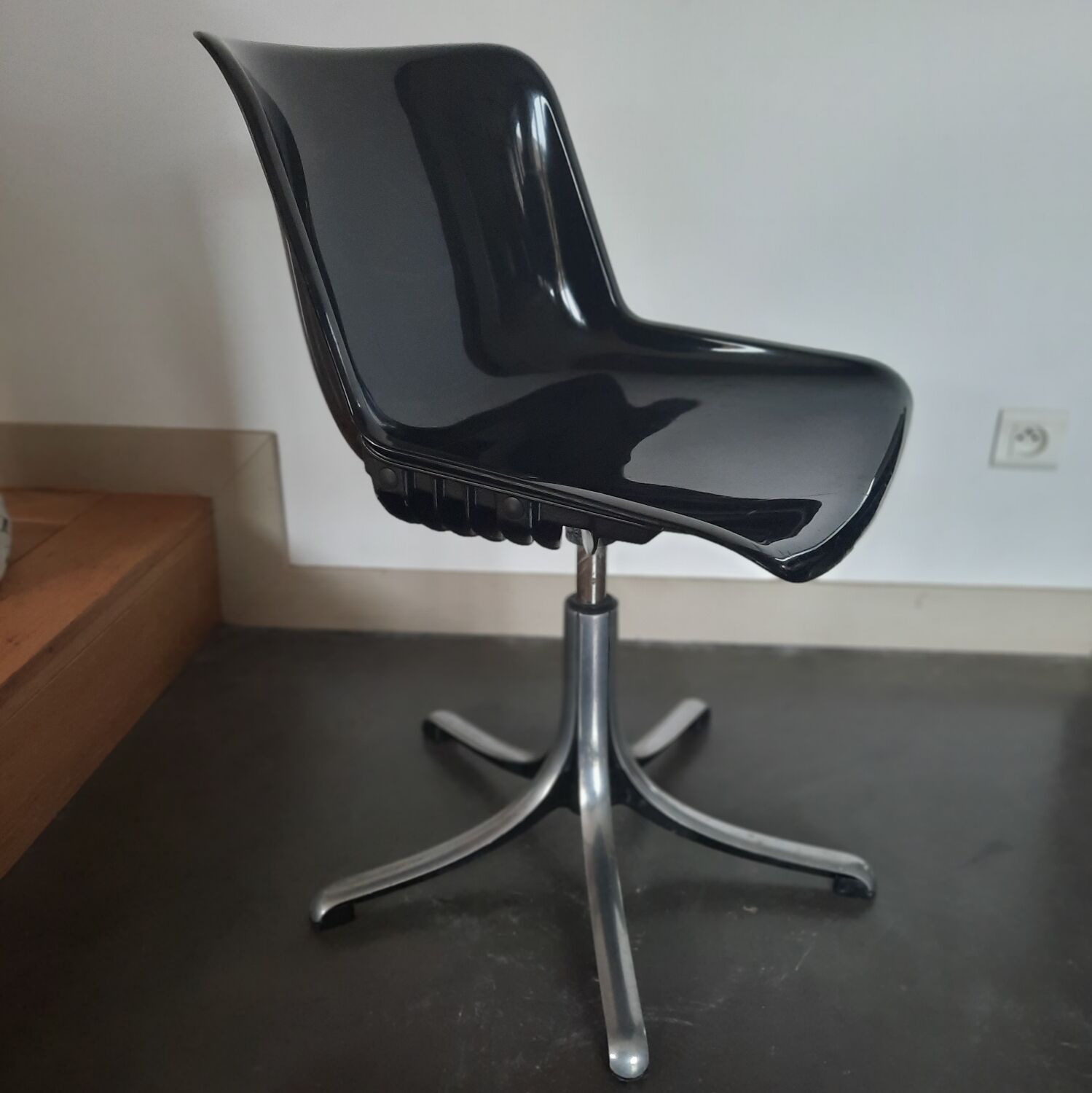 Office chair Modus by Osvaldo Borsani by Tecno