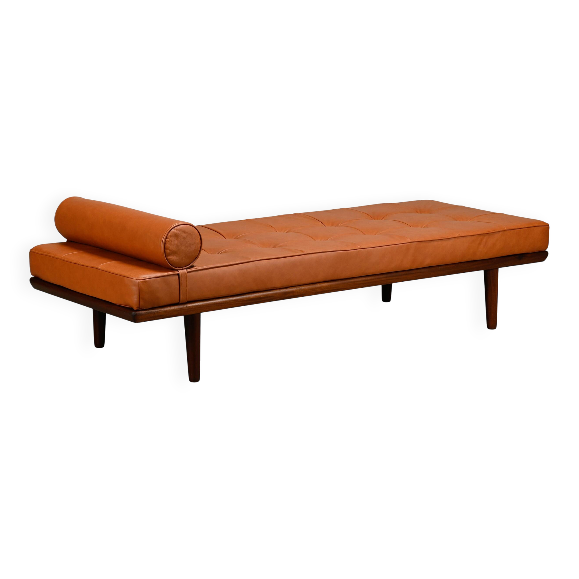 Hans J. Wegner GE19 Daybed in Teak and Camel Leather for Getama Denmark