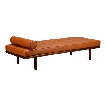 Hans J. Wegner GE19 Daybed in Teak and Camel Leather for Getama Denmark