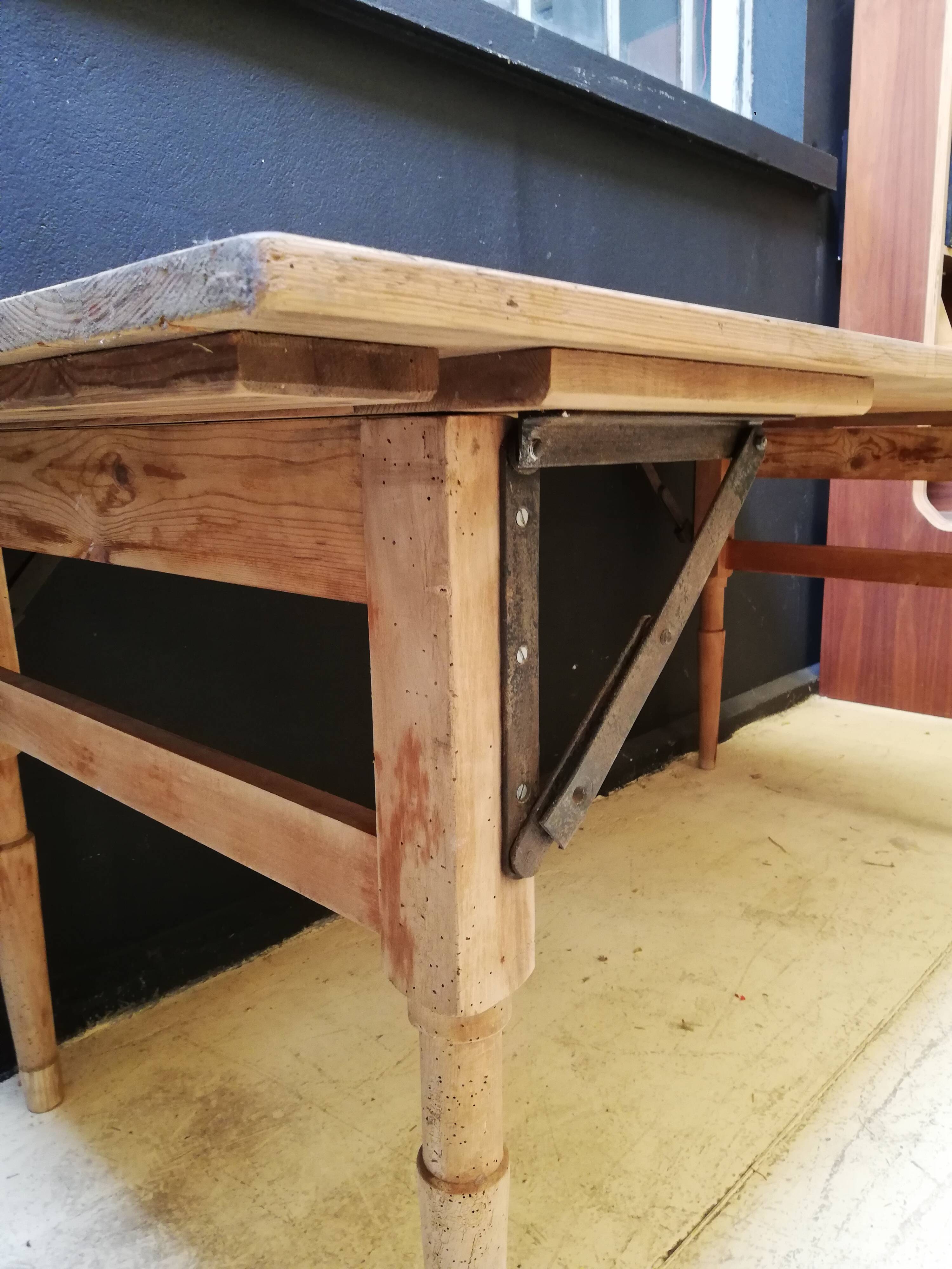 Folding table in wood brewery-guinguette, 6/8 cutlery