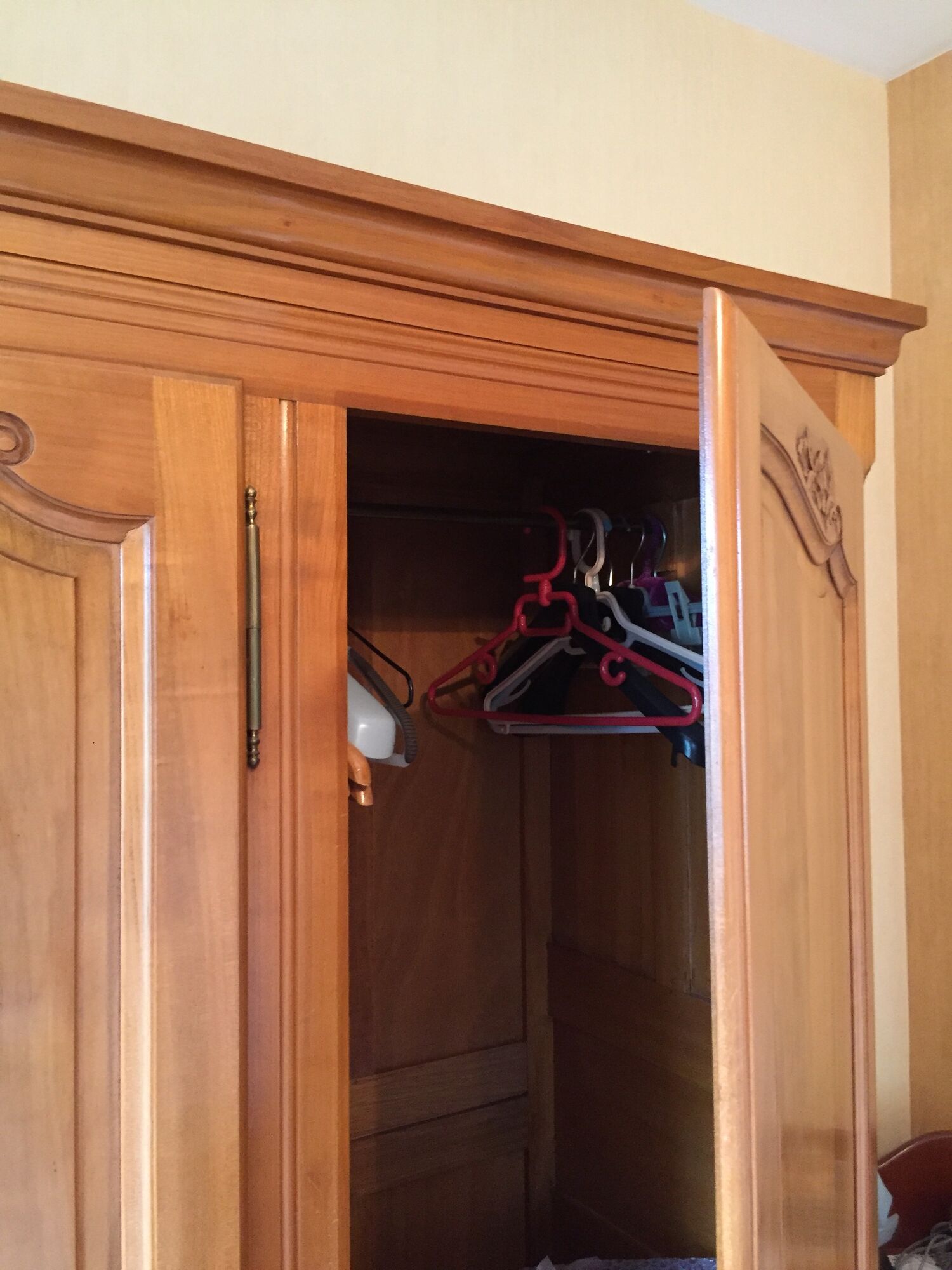 Wardrobe 3 doors cherry style Louis XV perfect condition
