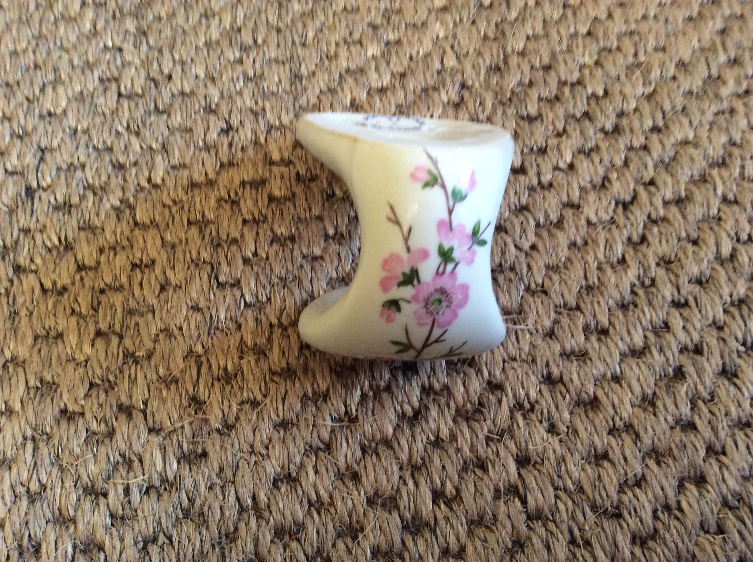 Patère en porcelaine