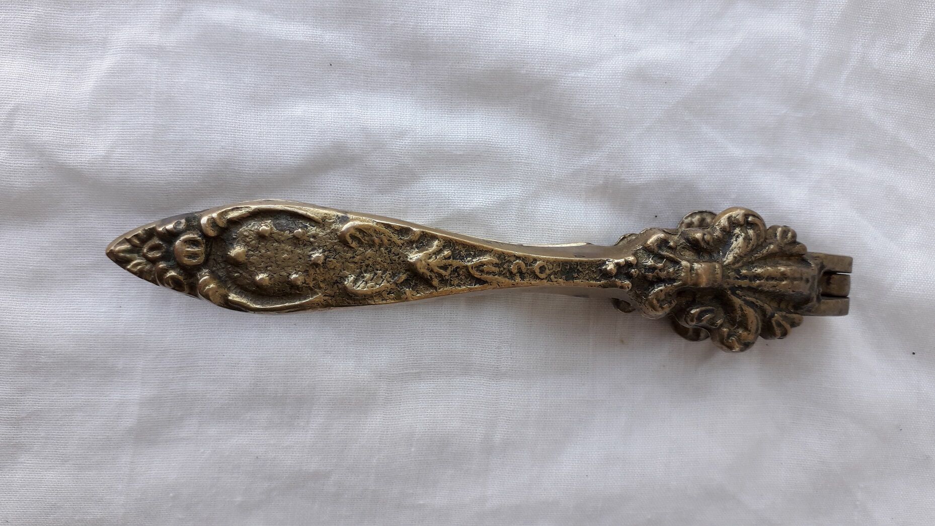 Casse noix bronze