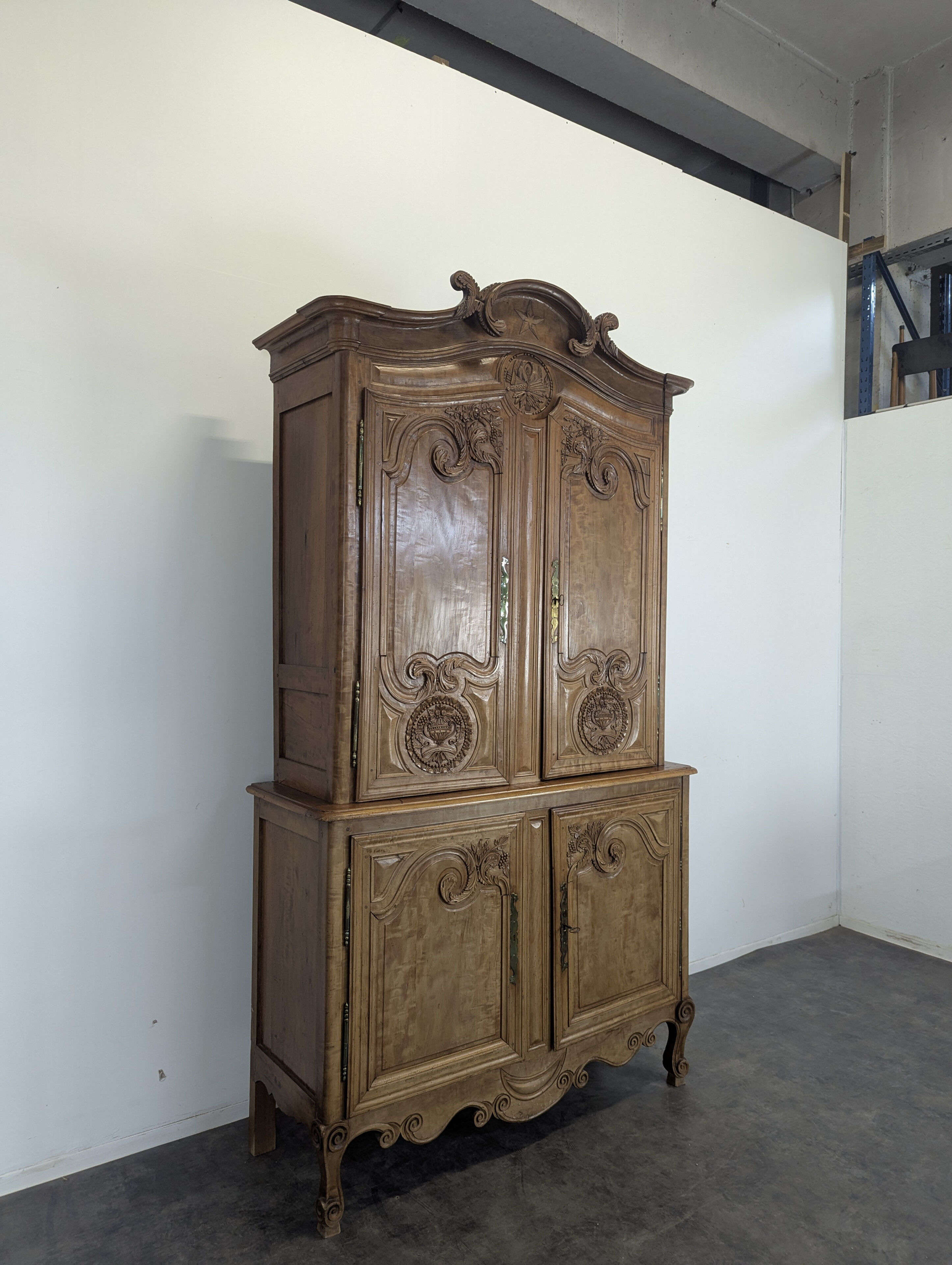 Cauchois sideboard in apple wood with hollow carvings