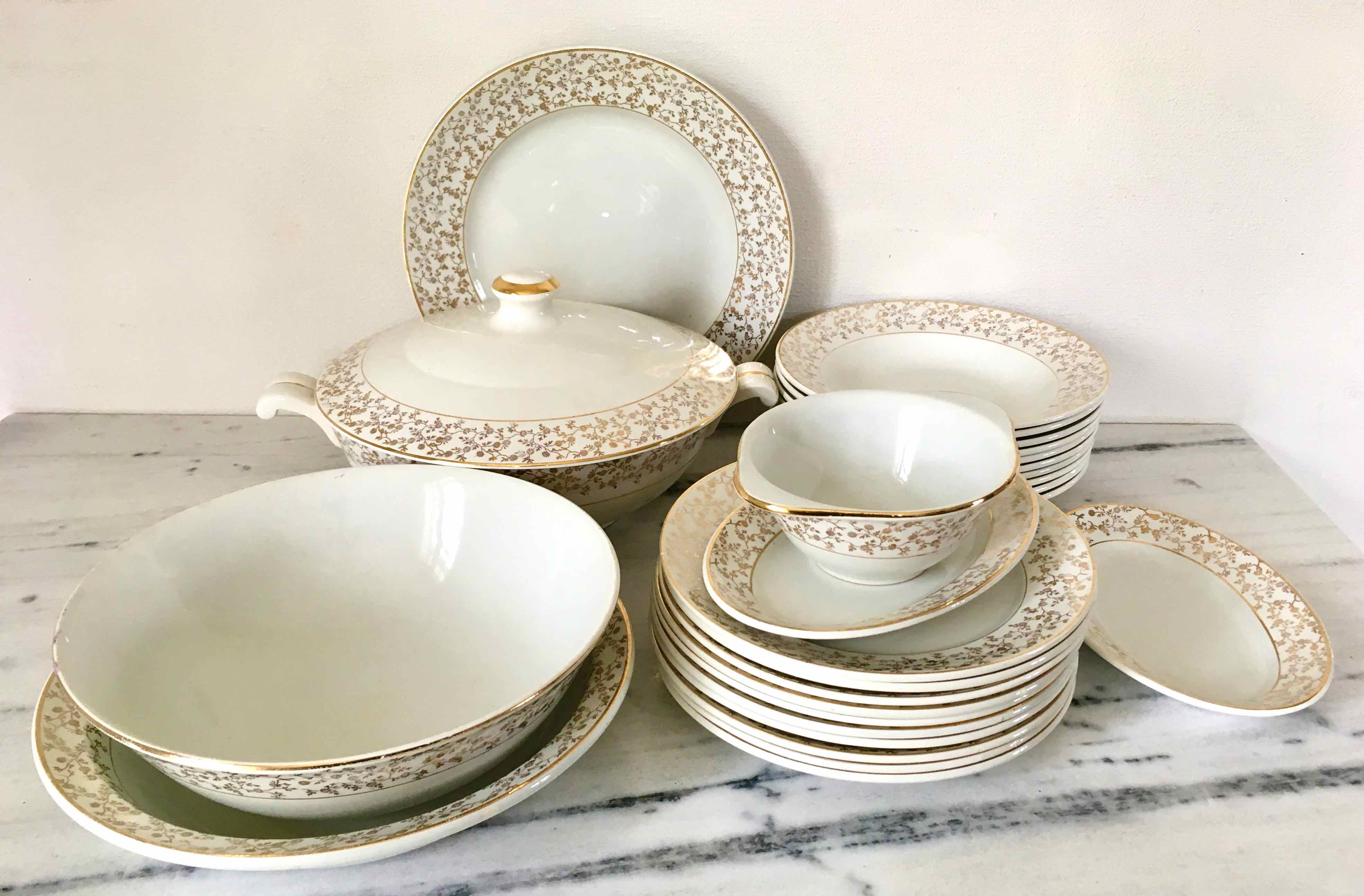 Porcelain plate service x 10 people