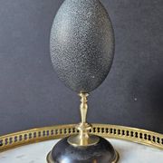 Oeuf d'Émeu, Socle Laiton et Marbre Noir (Début XXè) H : 21 cm | Curiosité