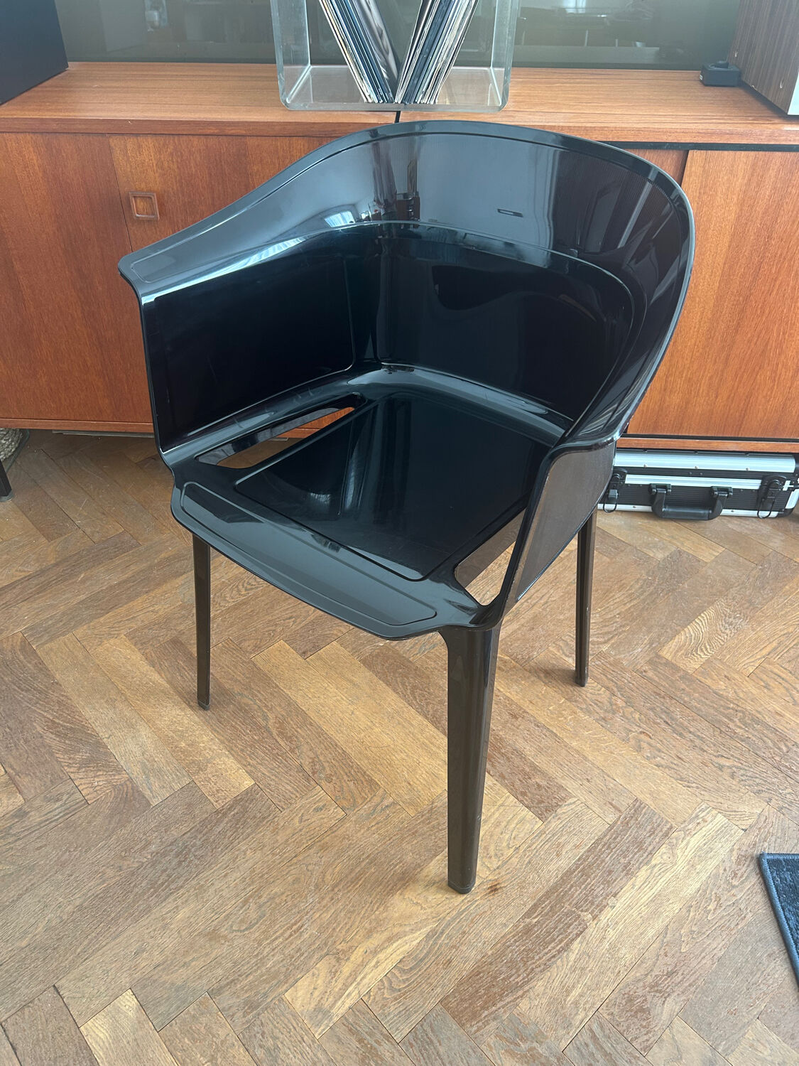 "Papyrus" black armchairs designed by Ronan and Erwan Bouroullec.