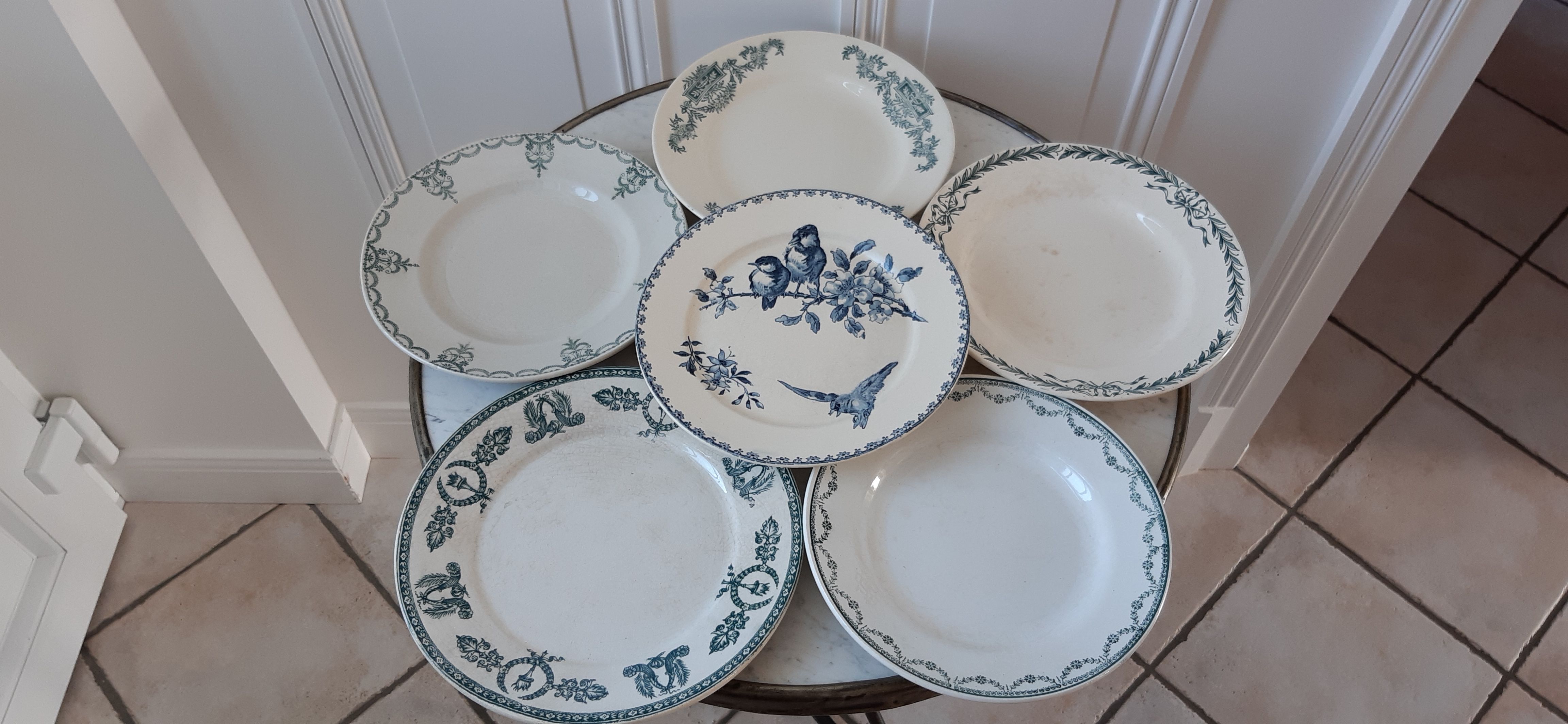 Set of 6 flat plates mismatched nineteenth century, St Amand, Digoin, Moulin des Loups, Lonchamp