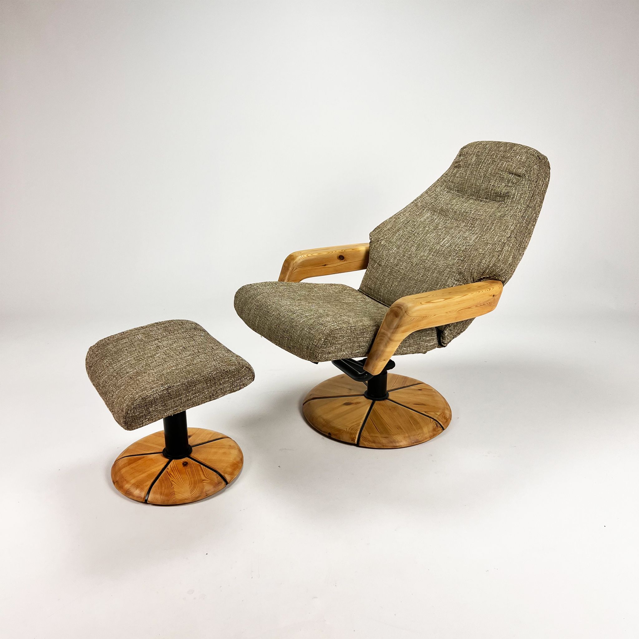 Fauteuil & repose-pied, années 1980