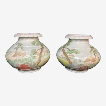 Paire de vases boule porcelaine décor chaumières fin XIXème