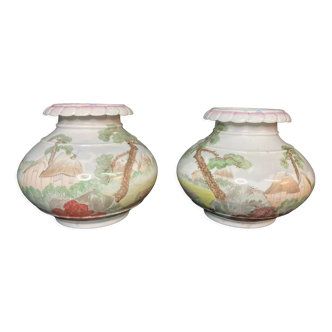 Paire de vases boule porcelaine décor chaumières fin XIXème