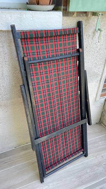 Vintage folding deck chair