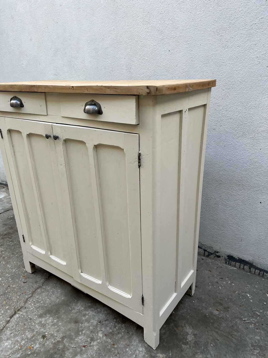 Creamy white Parisian buffet