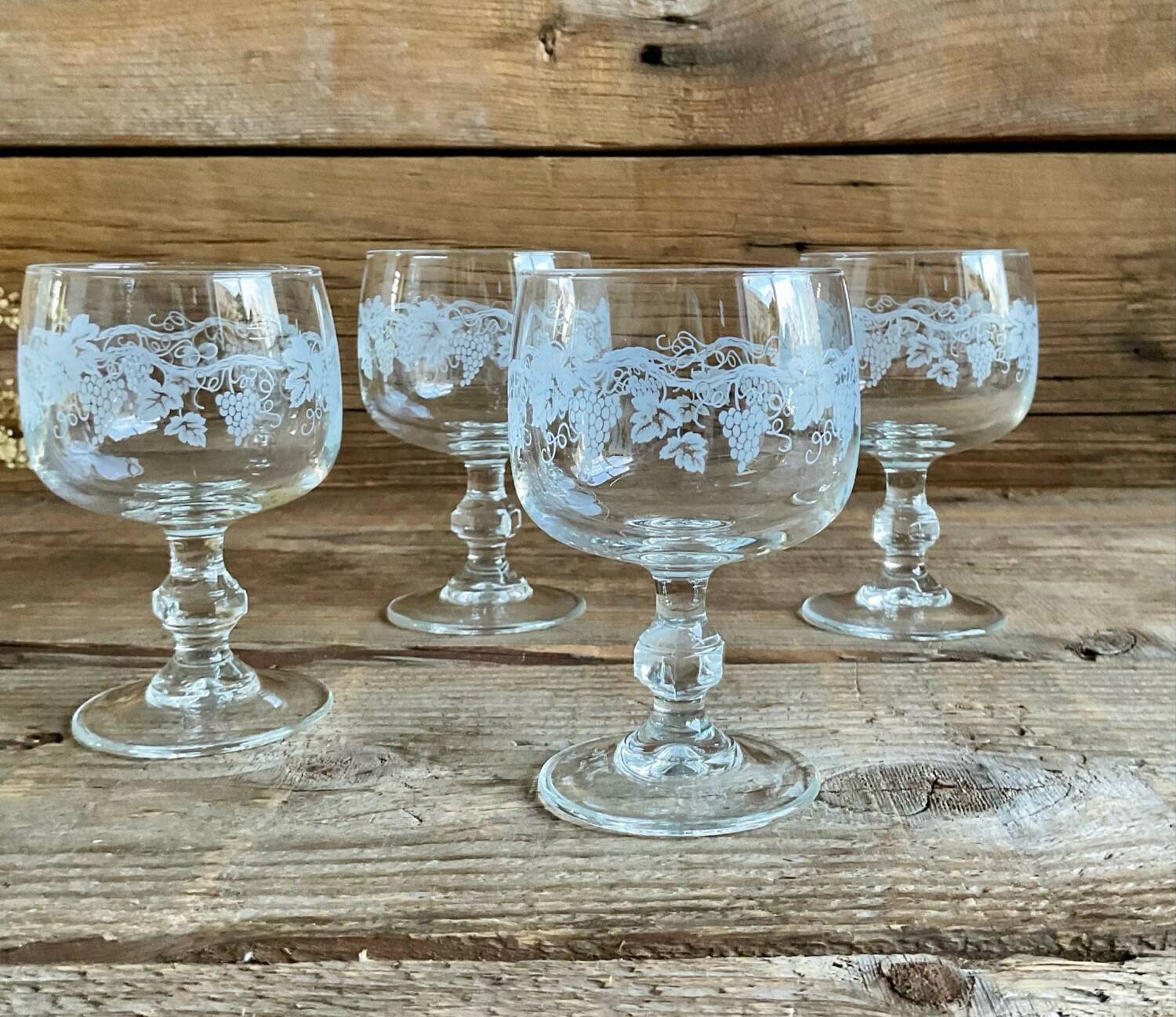 4 small luminarc “vine” glasses