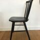 Chaise en bois noire