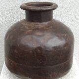 Pot ancien en métal